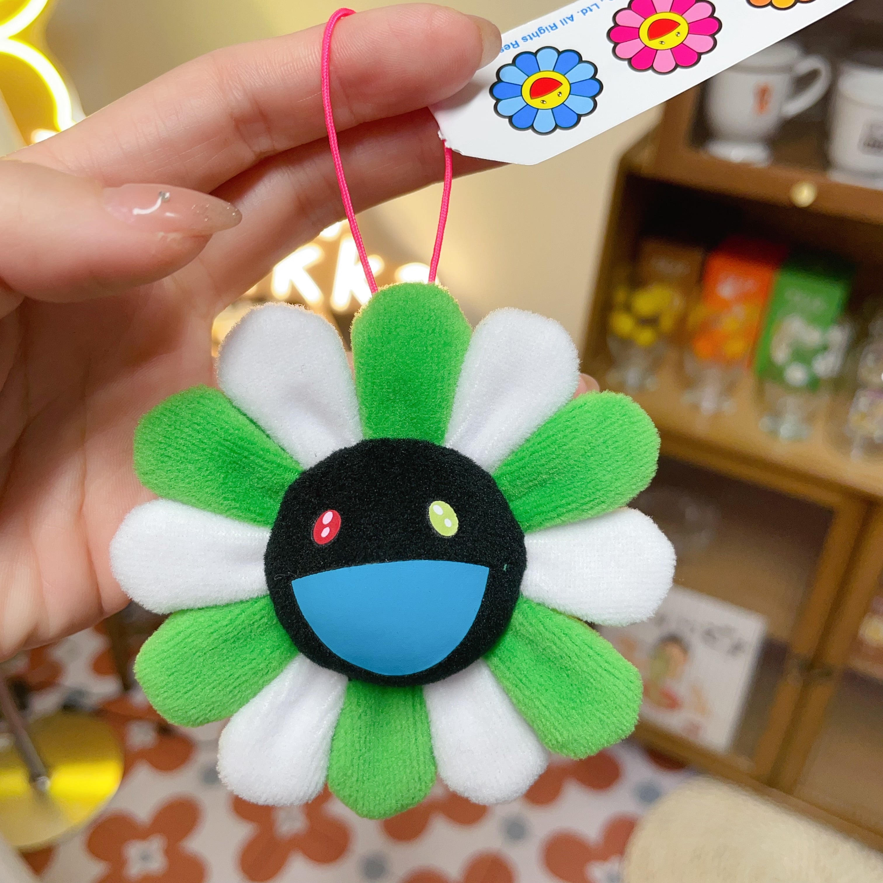 村上隆Takashi Murakami 太阳花 白色+绿色 别针款(反面为别针,可别可挂)