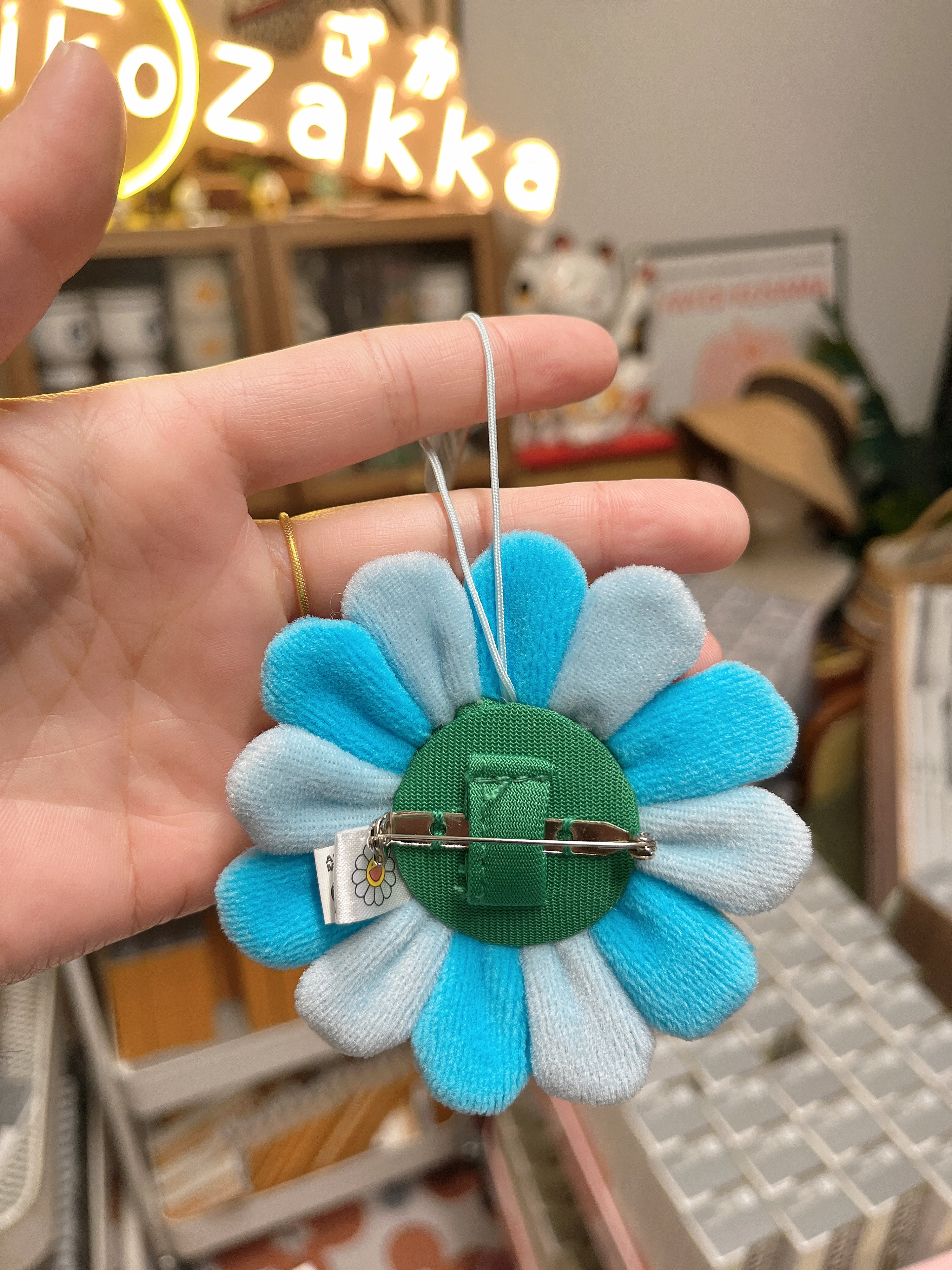 村上隆Takashi Murakami 黄脸红嘴 别针款(可别可挂)