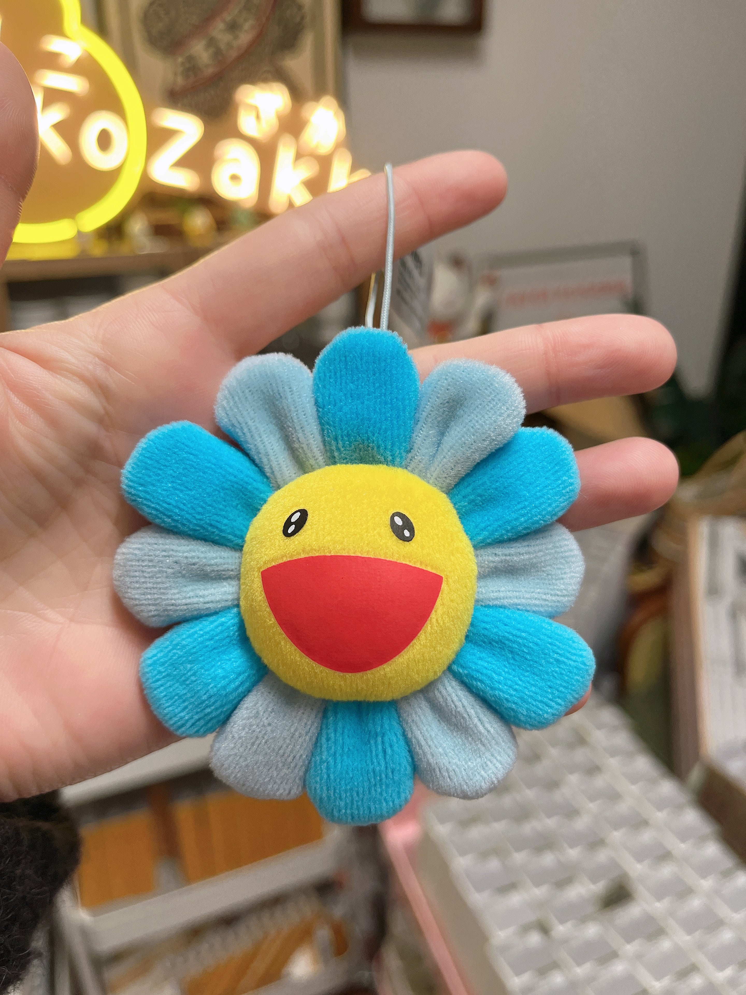 村上隆Takashi Murakami 黄脸红嘴 别针款(可别可挂)