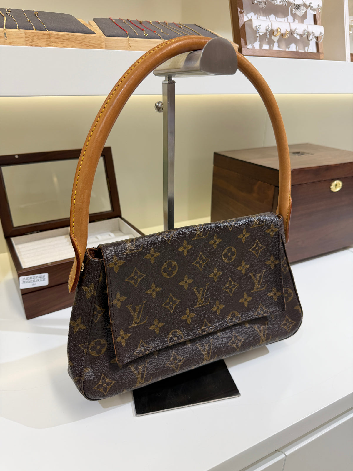 Louis Vuitton - Louis Vuitton Monogram Mini Looping Level: A
