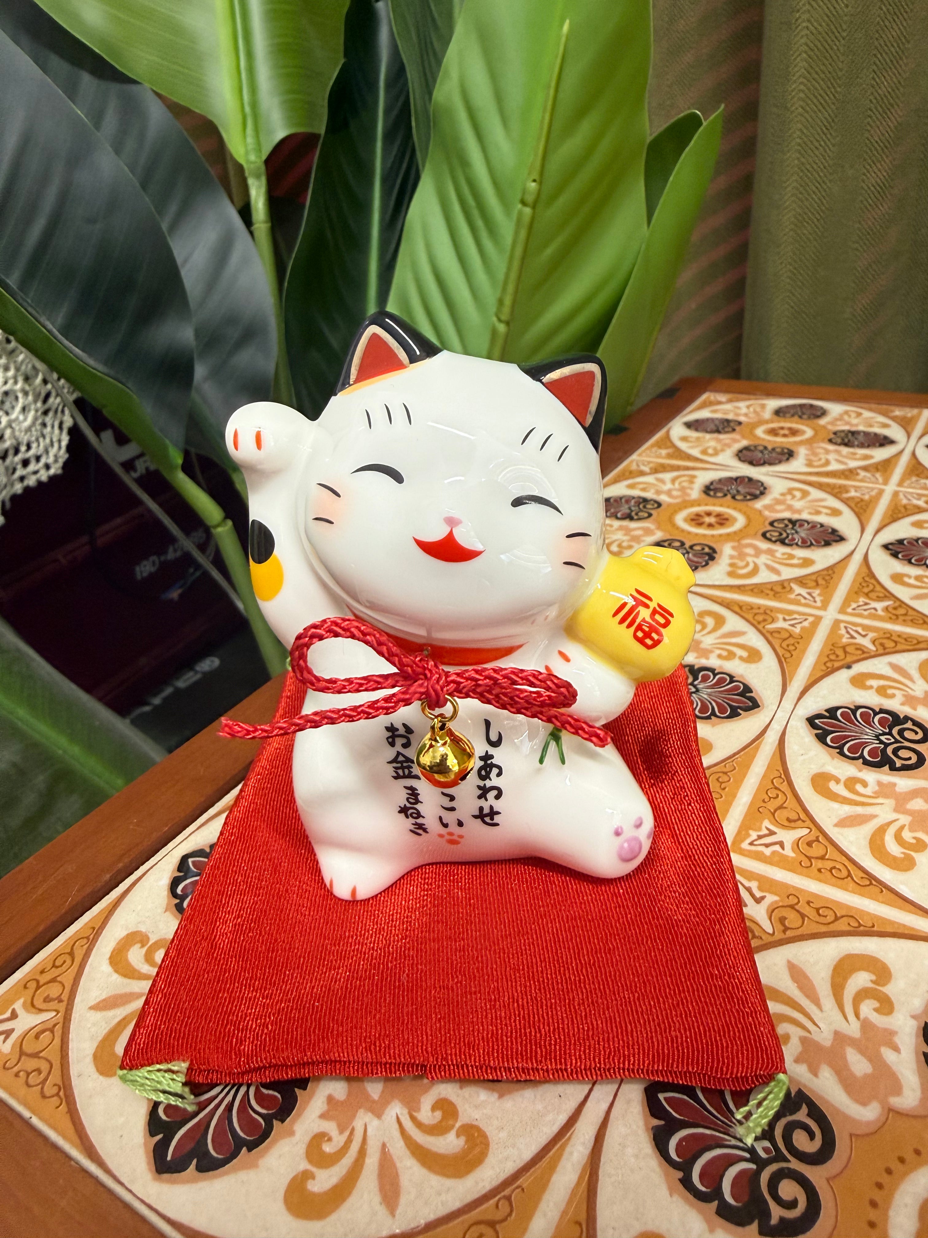 Yakushigama Enman Maneki Neko (Kozuchi / Mallet)日本 薬師窯 招财猫 彩绘 圆满招财猫(小槌)#7930 高约10cm
