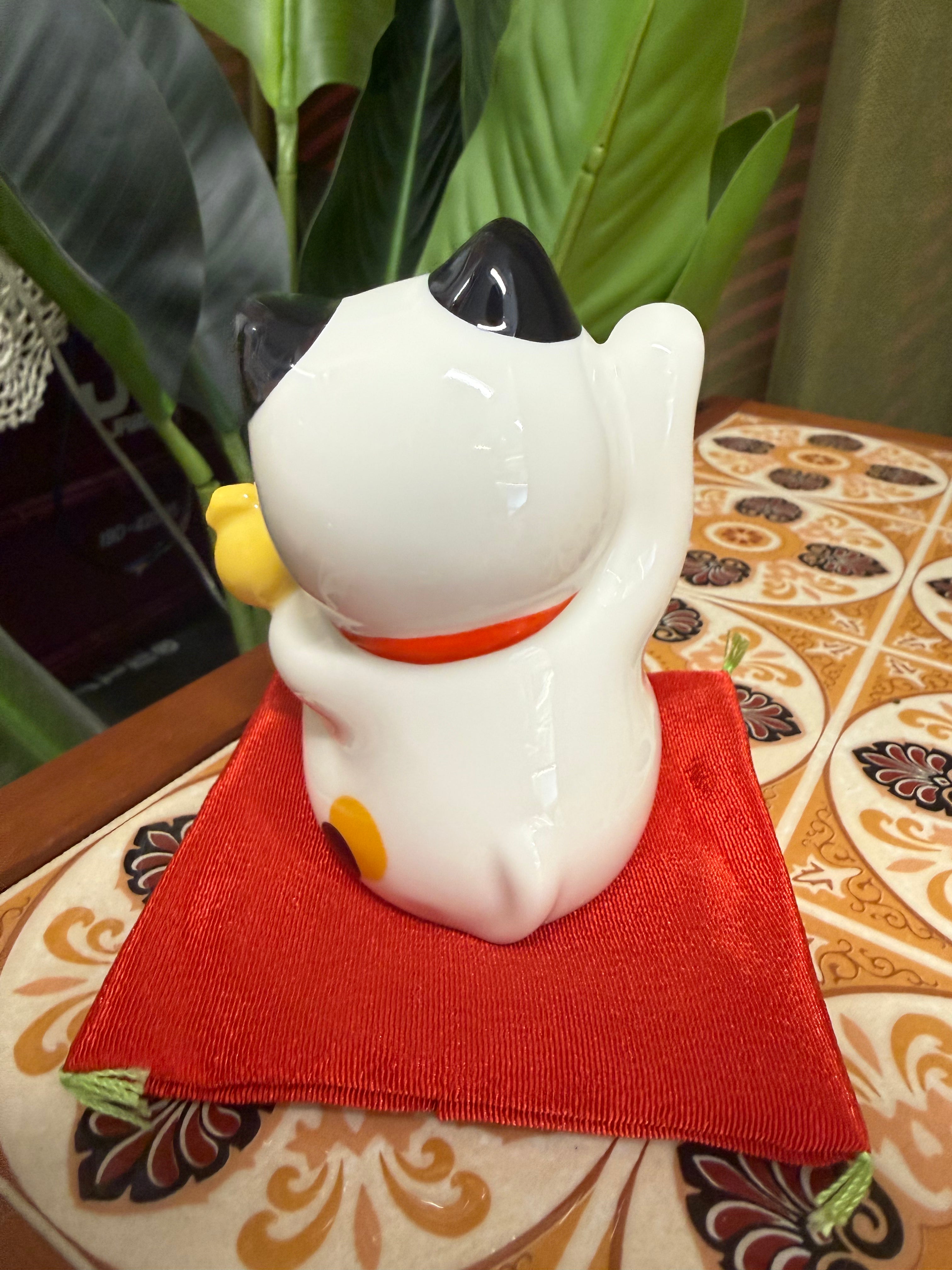 Yakushigama Enman Maneki Neko (Kozuchi / Mallet)日本 薬師窯 招财猫 彩绘 圆满招财猫(小槌)#7930 高约10cm
