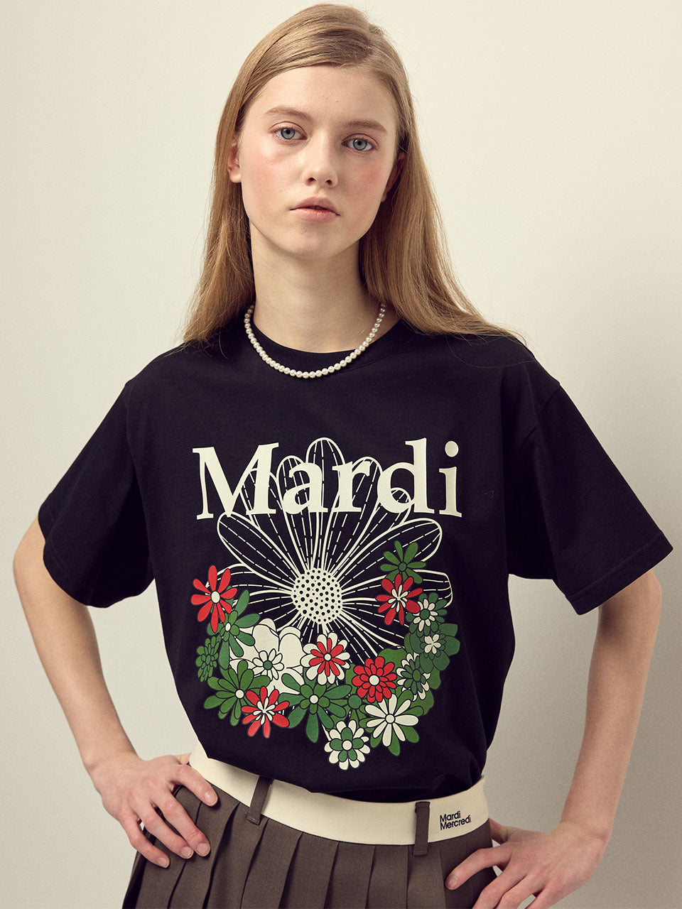 韩国 Mardi Mercredi 小雏菊 印花短袖T恤 黑色搭奶油红绿印花 均码