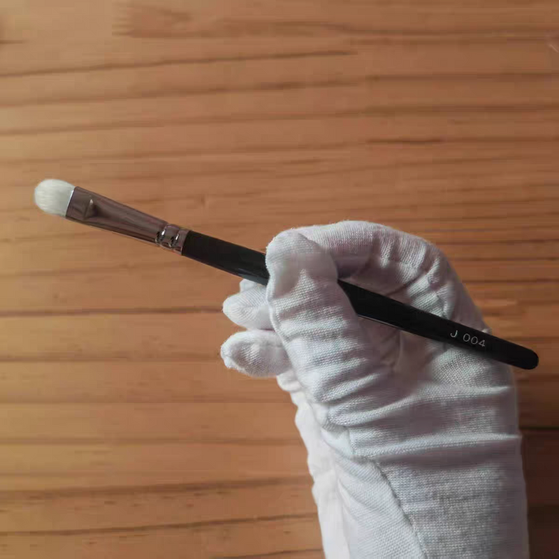 白凤堂 Hakuhodo 【J004，山羊毛：柔软有弹性，取粉能力强】眼影刷