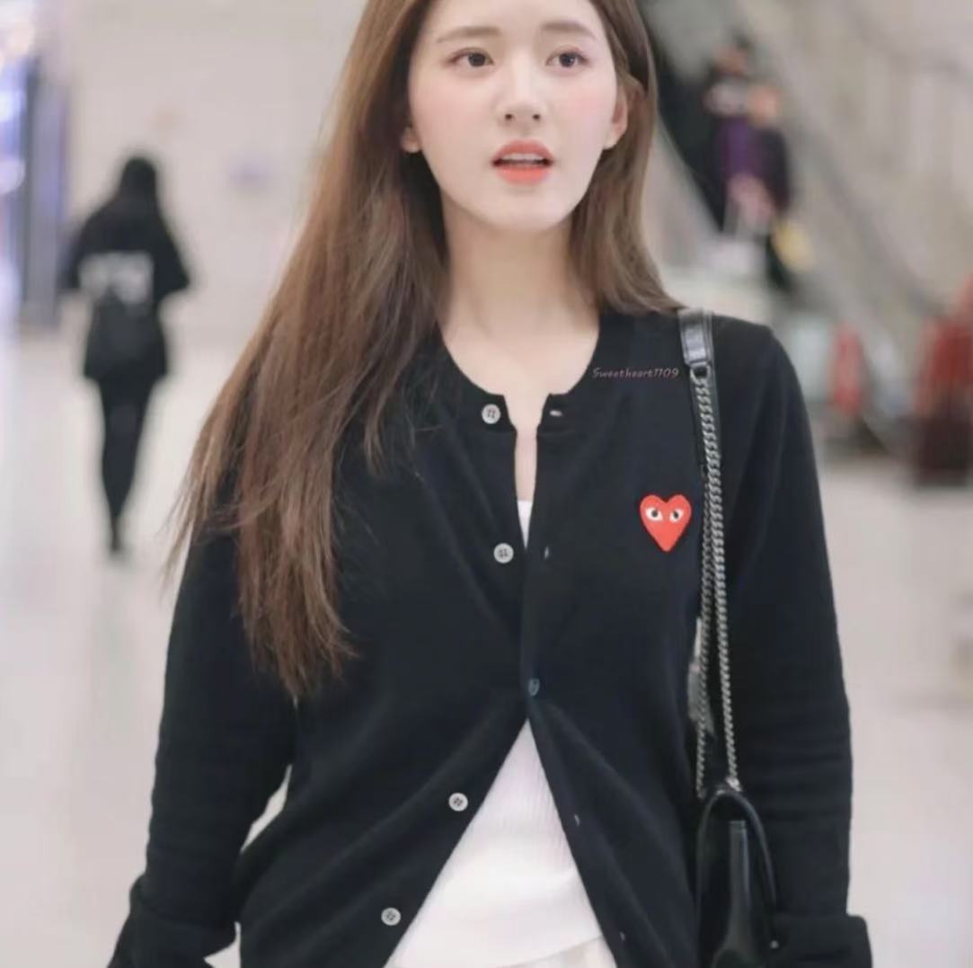 COMME des GARÇONS 川久保玲  开衫 【黑色圆领 单红心♥️】