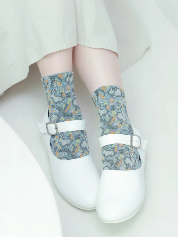 日本靴下屋Tabio 女士浮雕野兔图案棉混花纹短袜 刺绣棉袜 蓝色