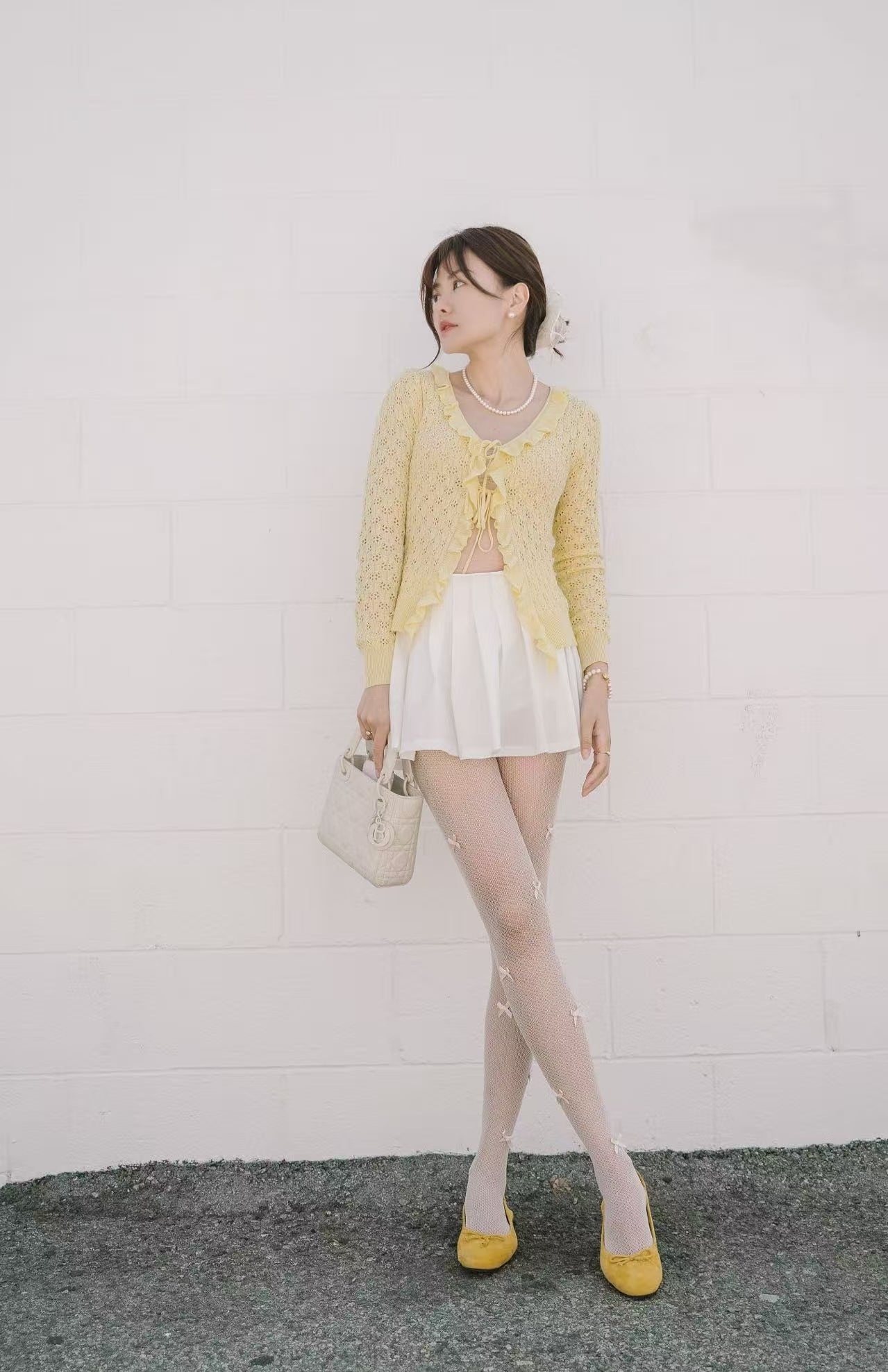 【Riko's collection】法式慵懒风镂空V领开衫修打底衫 亮黄色