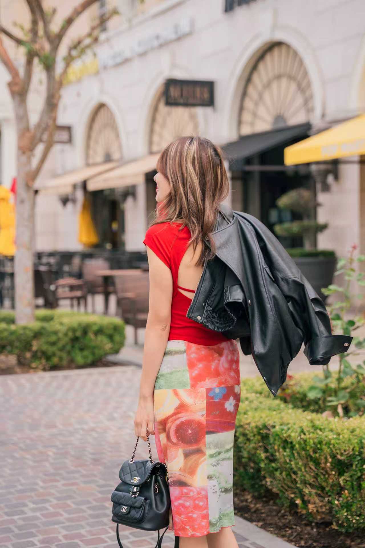 【Riko's collection】后露背收腰短款简约T恤