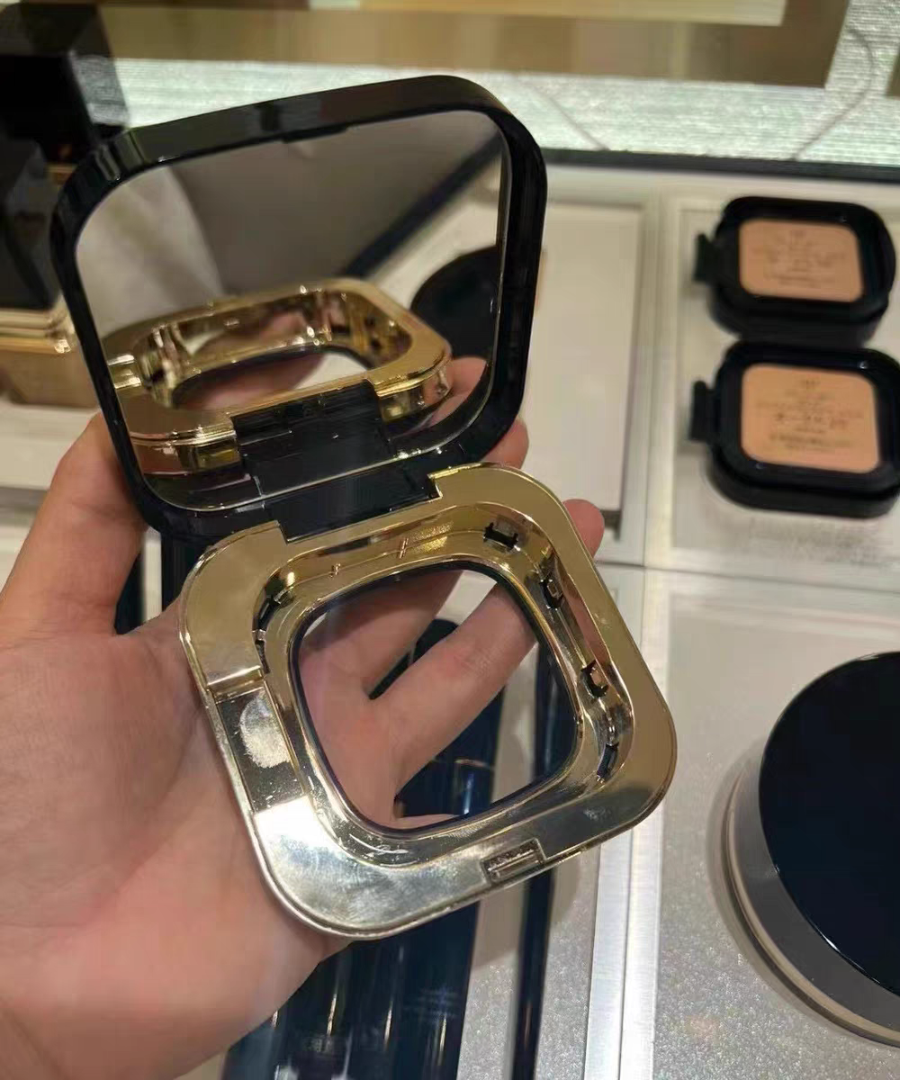 【水润珠光妆感】日本本土版CLE DE PEAU BEAUTE CPB水润亮泽新钻光粉底气垫BB SPF25 PA+++15g