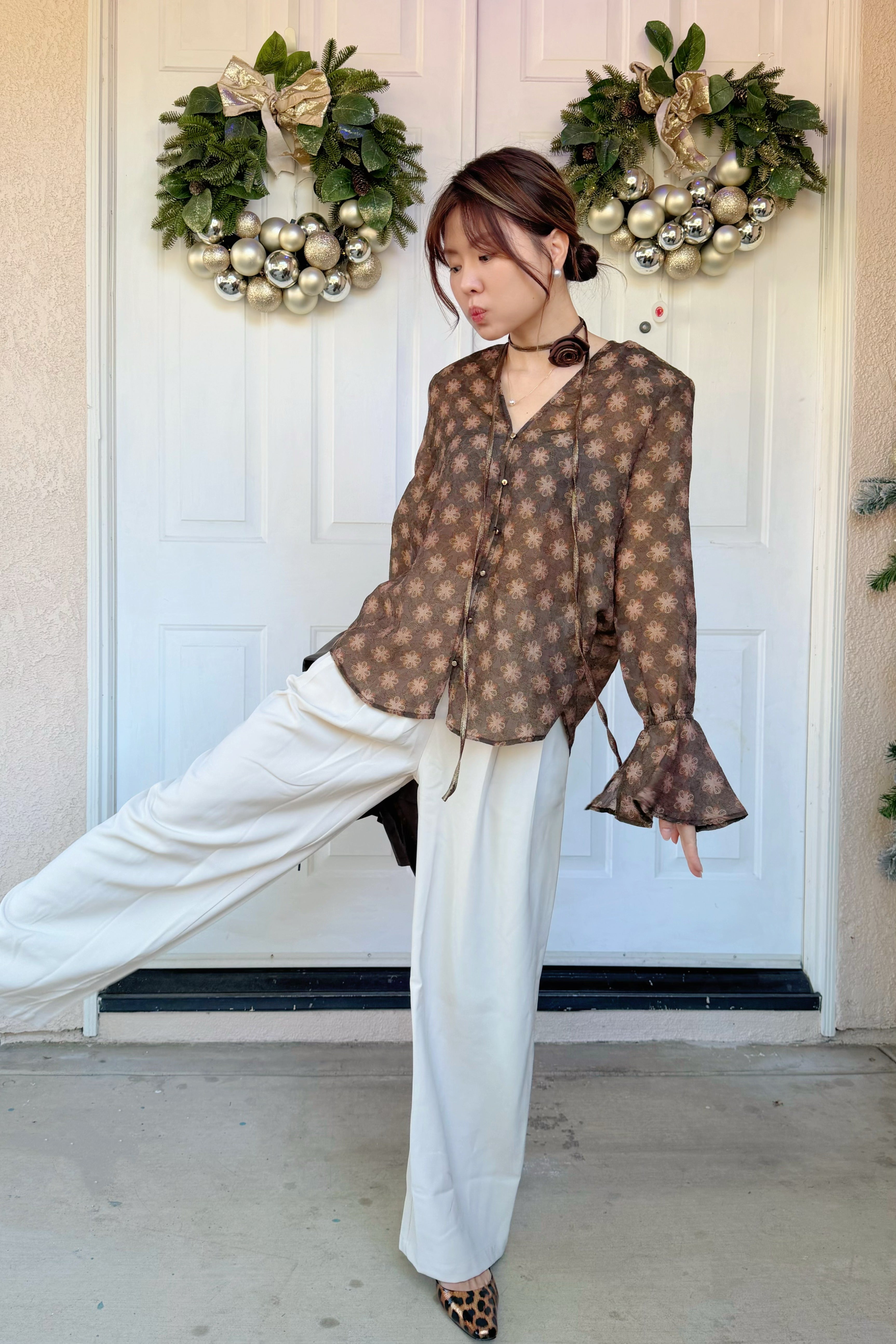 【Riko's collection】老钱风 复古铜氨天丝V领花朵系绳衬衫