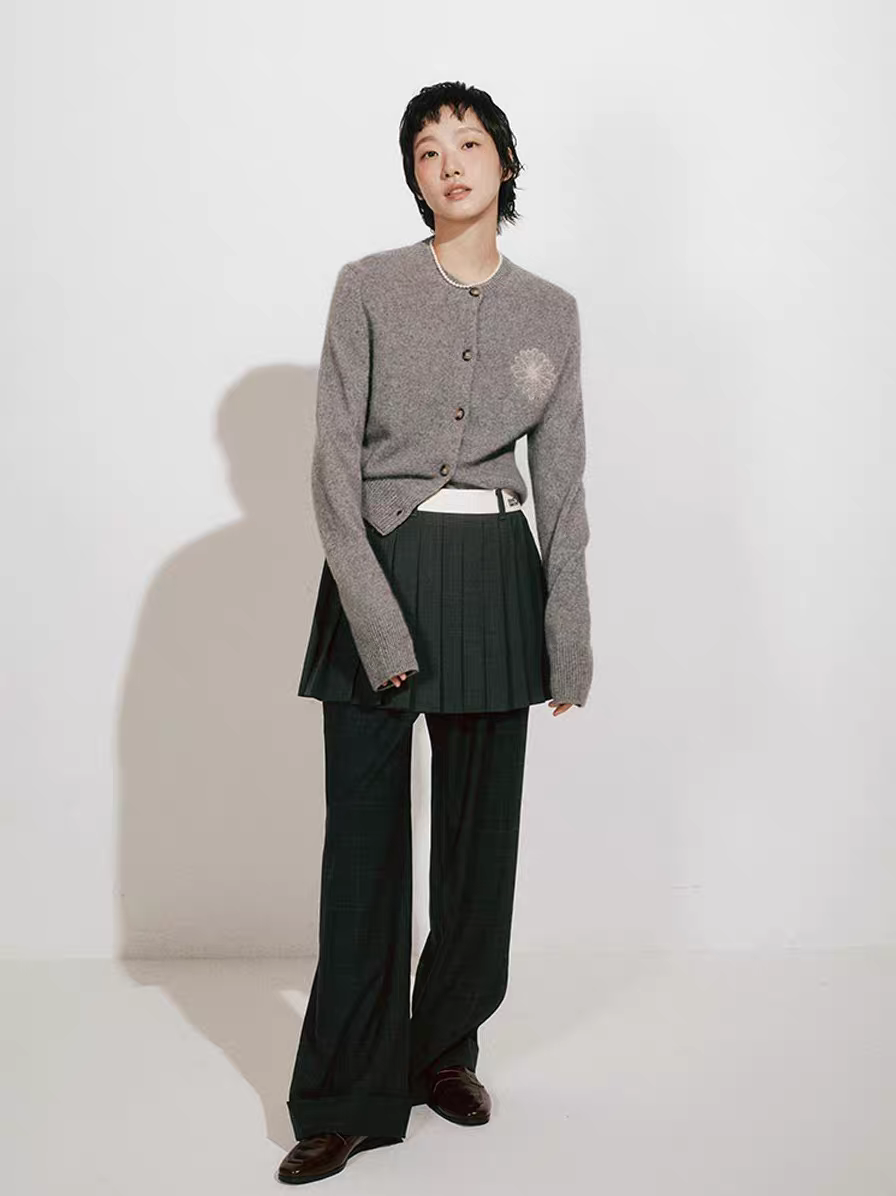 韩国Mardi Mercredi 小雏菊  毛衣 灰色圆领 白色花花