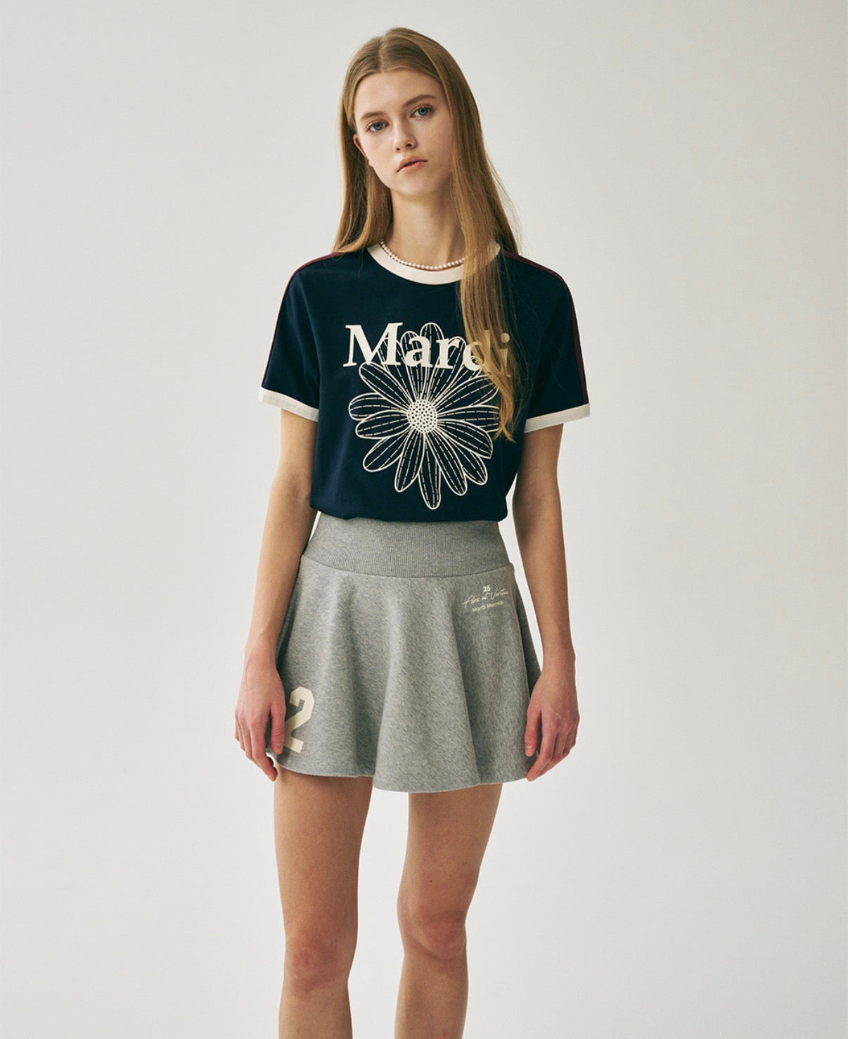 Mardi Mercredi Slim Ringer Tshirt FlowerMardi Navy One Size 韩国 修身纯棉雏菊印花短袖T恤 藏青象牙白 均码