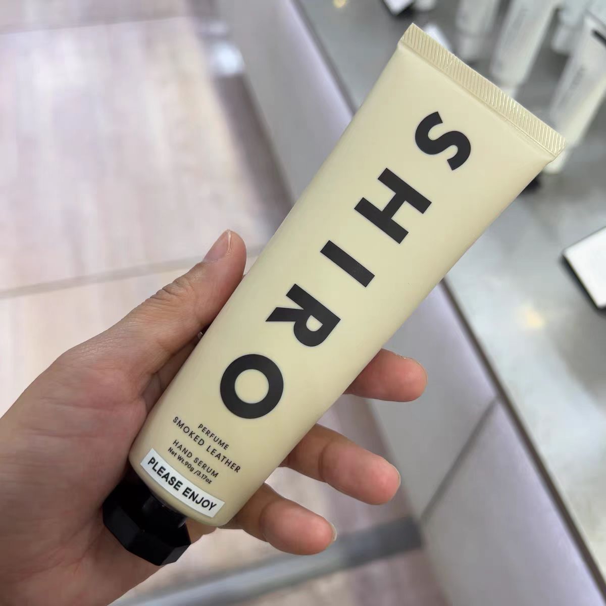 Shiro Smoked Leather Hand Serum Shiro Smoked Leather Hand Serum