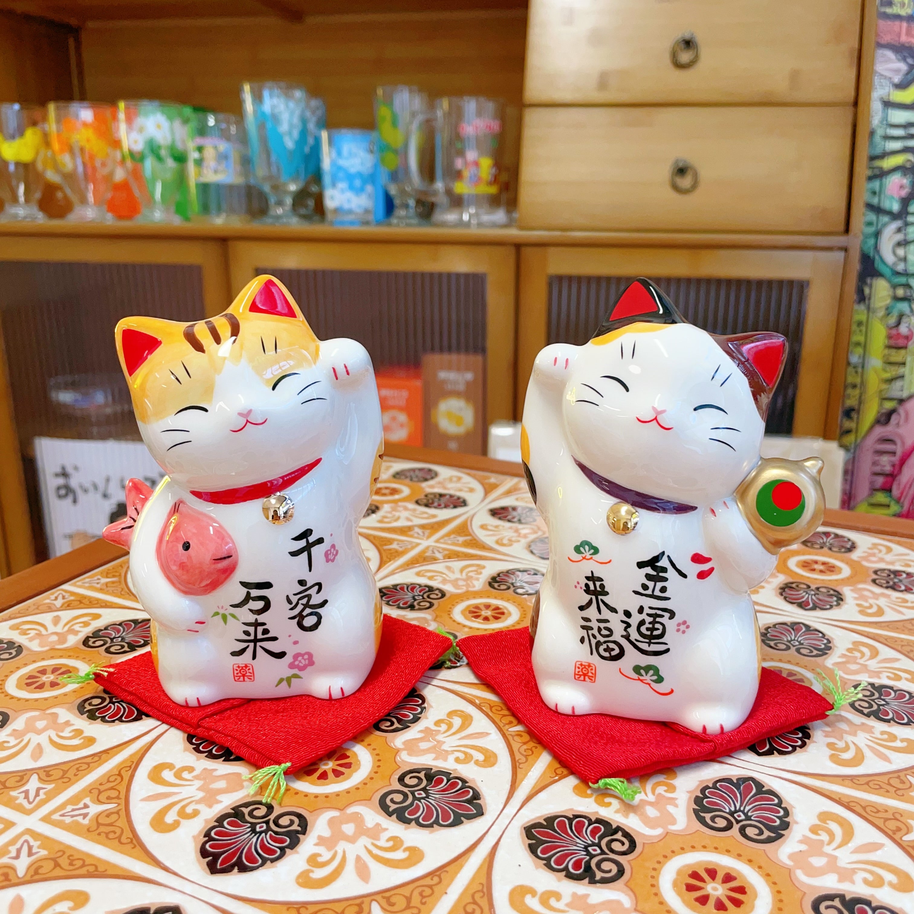 日本 薬師窯 招财猫  彩绘 千客万来  #7742 约高12cm 宽8cm