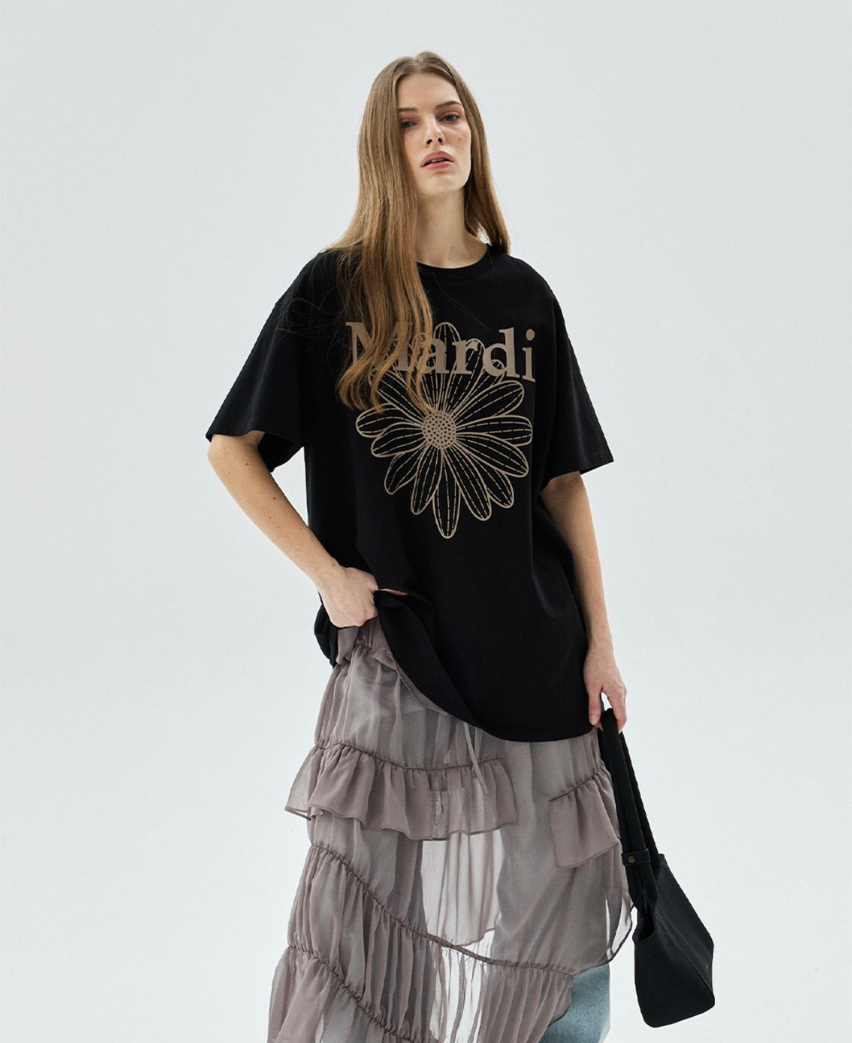 Mardi Mercredi Unisex FlowerMardi Tshirt Cream Black Taupe One Size 韩国 纯棉雏菊印花宽松T恤 黑咖 均码 此款男女均可穿