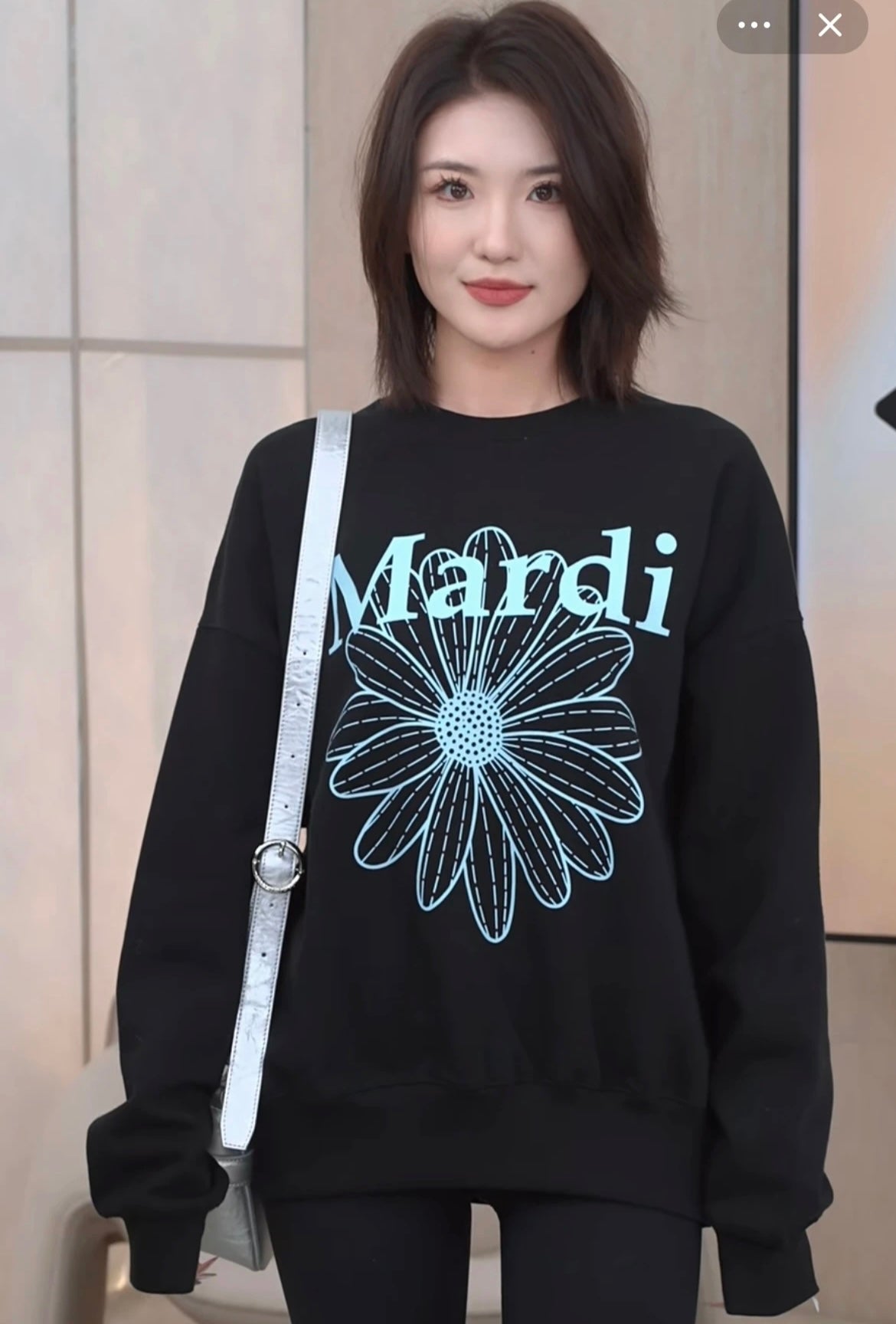 韩国Mardi Mercredi  黑色蓝色花花卫衣 均码 胸围130cm