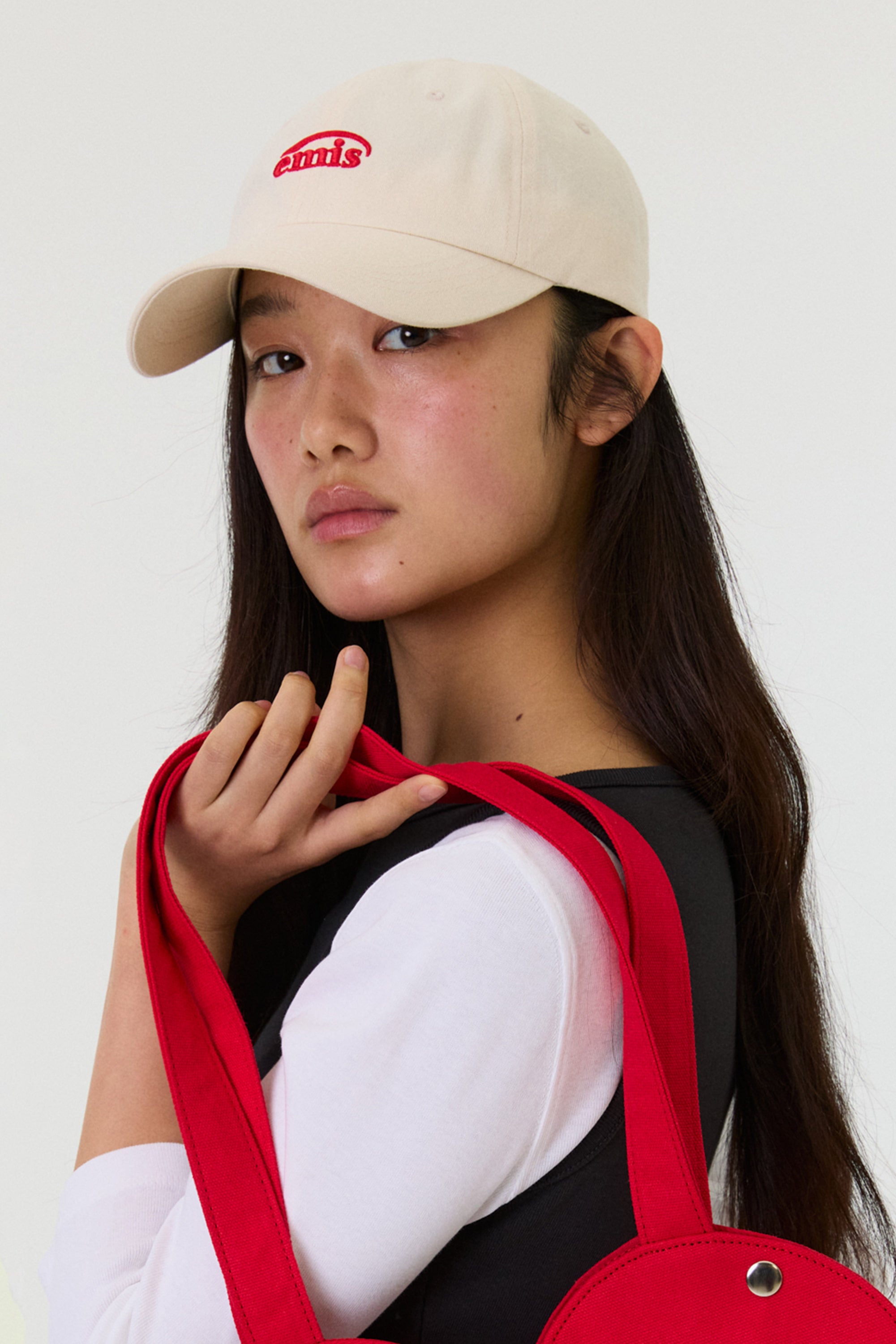 emis Small Logo Ball Cap Cream 韩国 emis 棒球帽  奶油色 红色刺绣小标