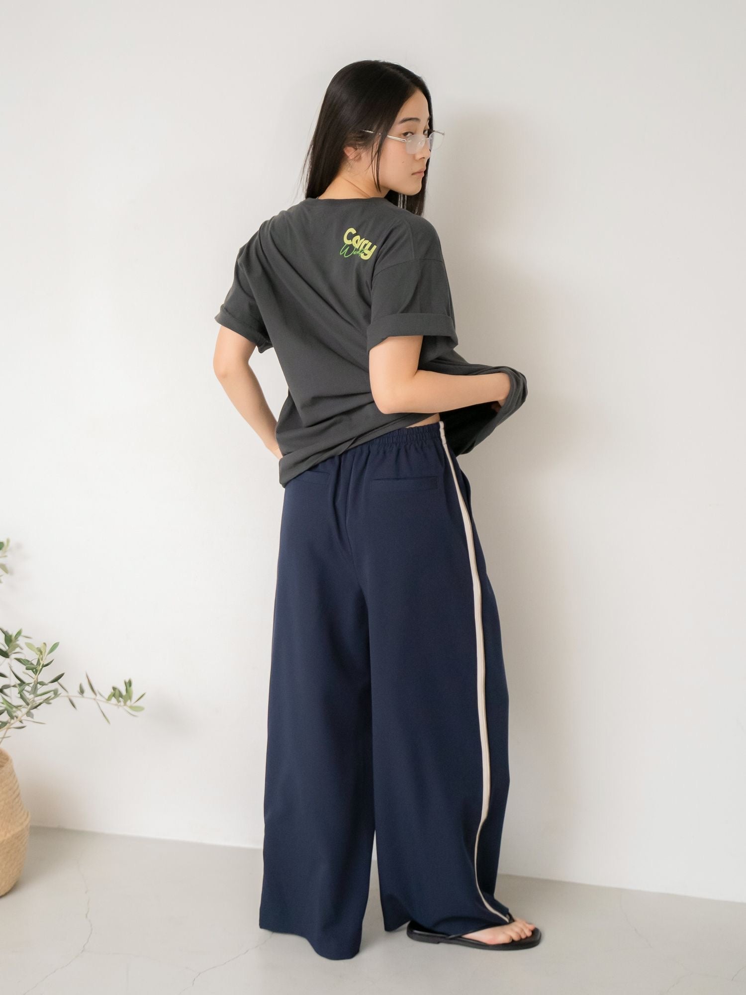 日本ungrid七月新品 侧边竖条休闲裤子
