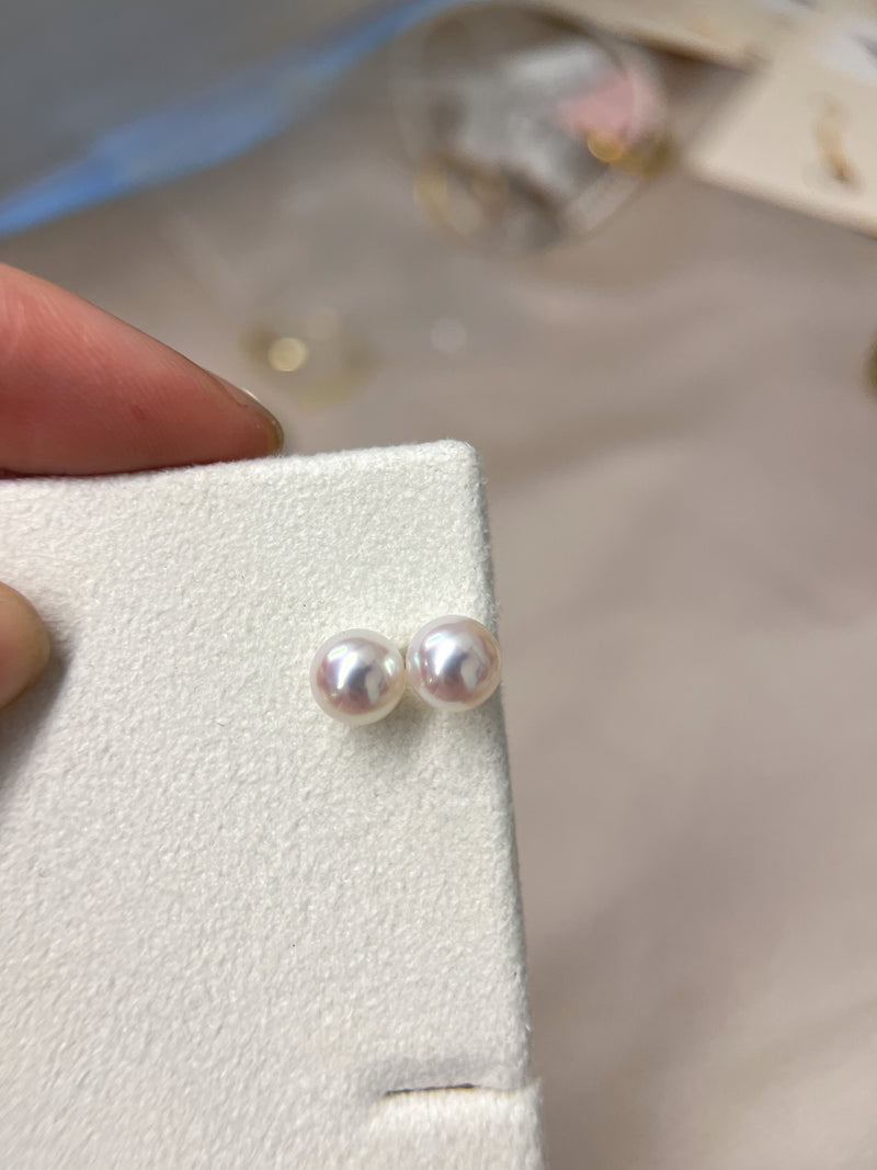 【MIKIMOTO 御木本珍珠】mikimoto 耳钉 珠子级别：6.75mm，Q2，耳钉拖黄金+耳堵上有mikimoto的钢印