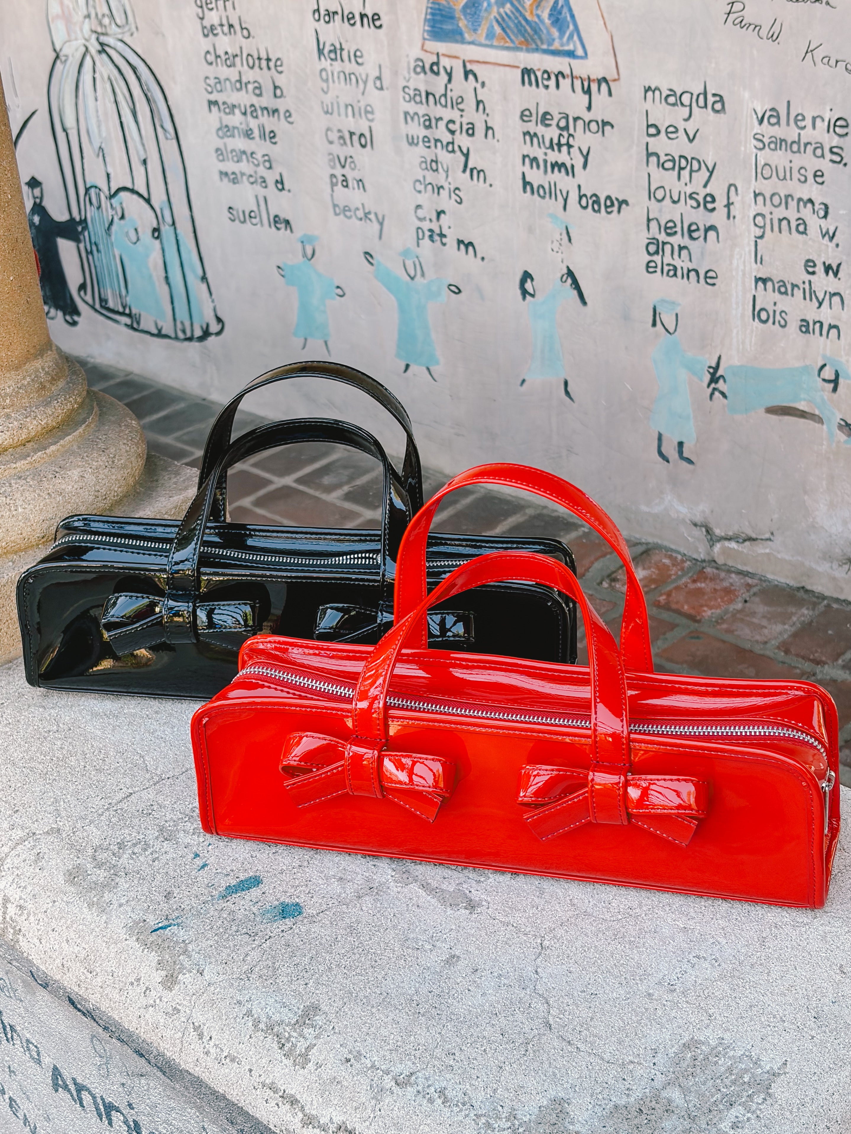 COMME des GARÇONS CDG Girl Ribbow Handbag 川久保玲  CDG GIRL 蝴蝶结包 黑色漆皮单肩法棍包