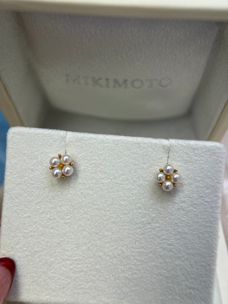 【MIKIMOTO 御木本珍珠】MIKIMOTO 御木本 四叶草耳钉 耳针为K18黄金，珠子级别：约Q2，珠子大小约3.5mm