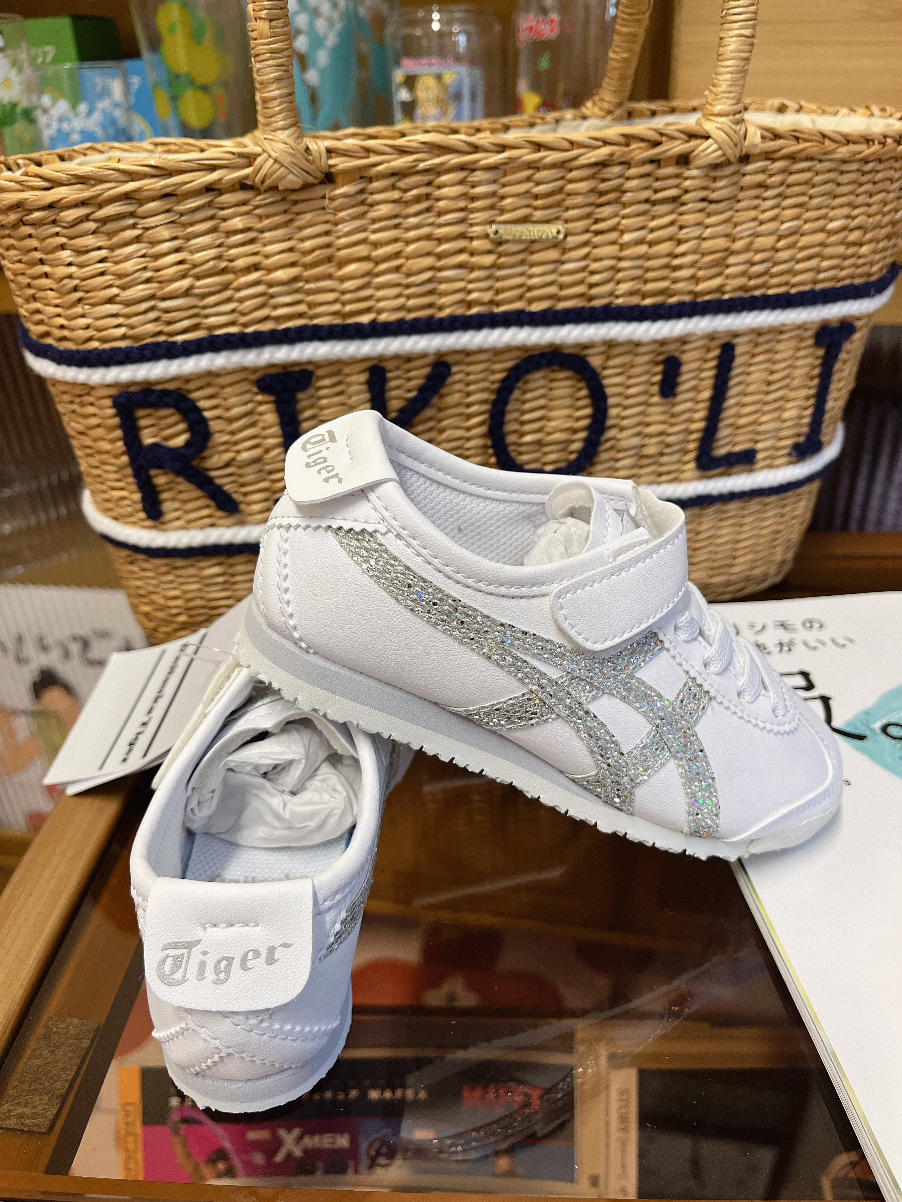Onitsuka Tiger鬼冢虎 儿童款 银色亮片条纹 单侧开口