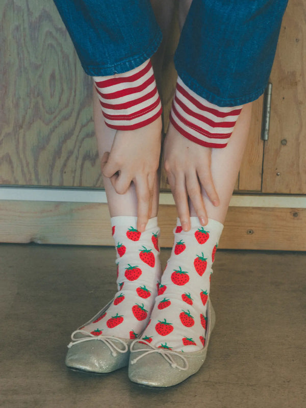 日本靴下屋Tabio 草莓图案春季小清新草莓田园舒适棉 中筒短袜
