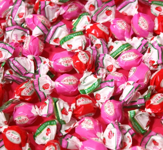 日本 Takano新宿高野 草莓巧克力糖 袋装 新年糖果 65g（赏味期限03/22/26y）