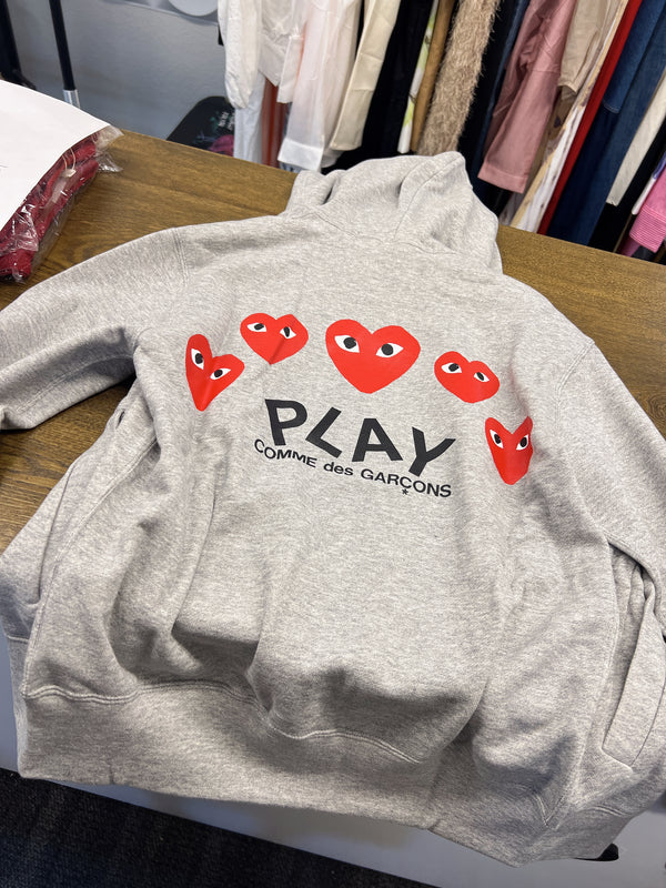 【PLAY男士】PLAY COMME DES GARÇONS HOODED SWEATSHIRT (GRAY) / PLAY灰色卫衣（胸前小红心）