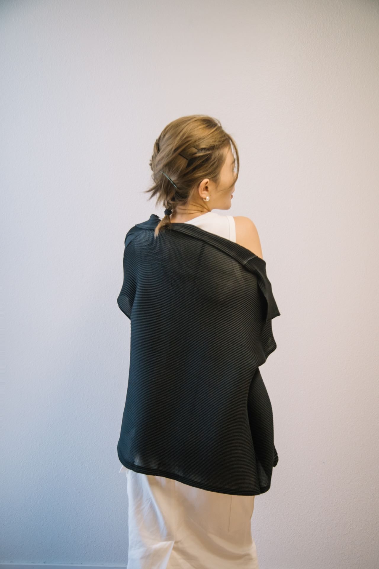 三宅一生 ISSEY MIYAKE me系列 弹力褶皱短袖开衫 🍐166/105斤效果图