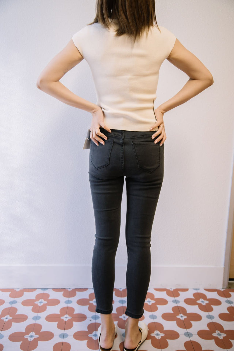 【Riko's collection】铅笔牛仔9分裤 厚度中等 高弹力，🍐梨子拍照穿的是26