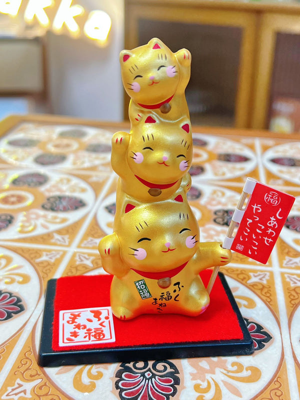日本 薬師窯 彩绘叠罗汉招财猫 金色彩耀福气猫  高约10.5cm #1374