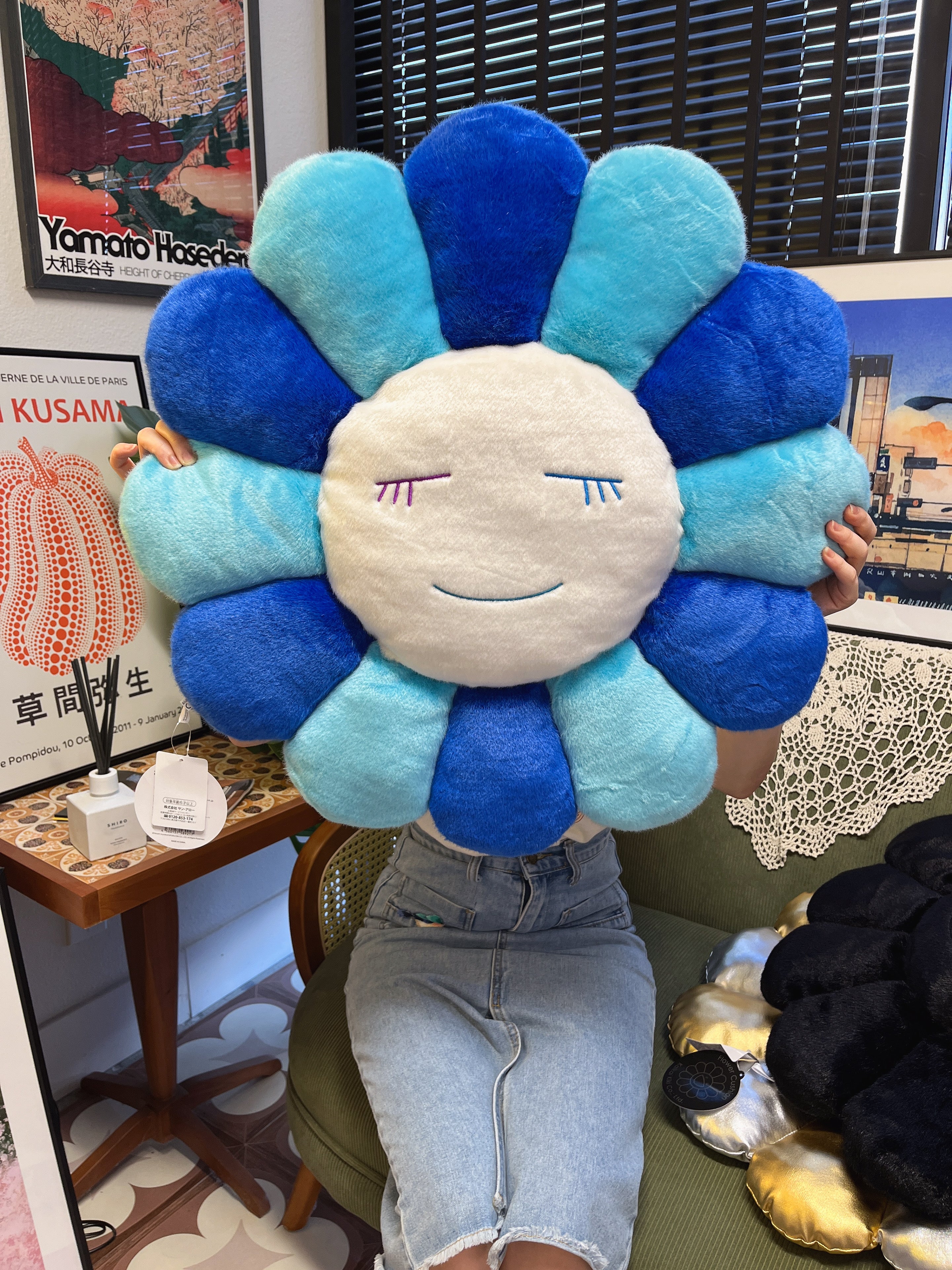 村上隆Takashi Murakami 太阳花抱枕  Flower Cushion  Turquoise Blue 60cm