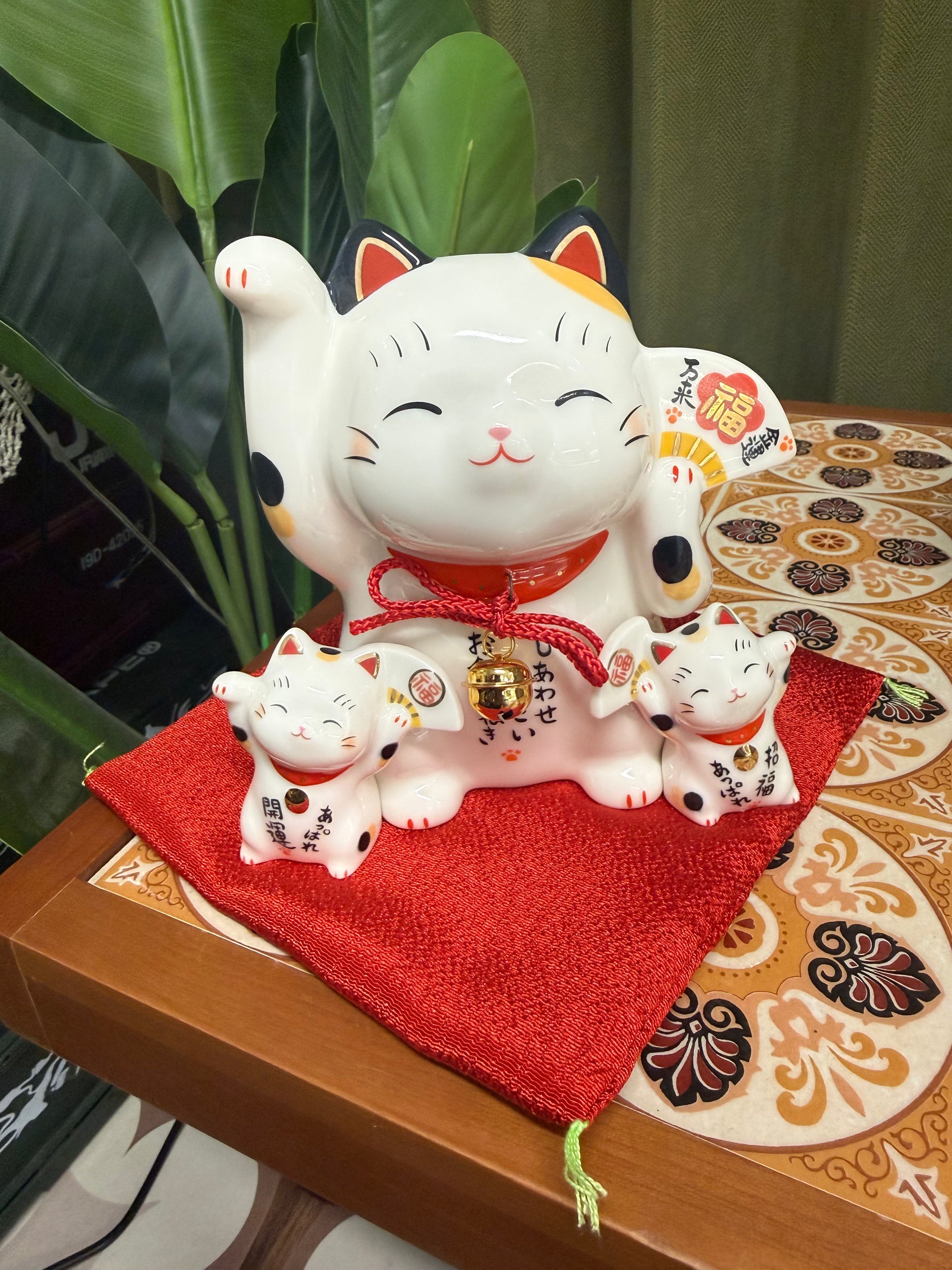 Yakushigama Ceramic Lucky Cat Figurine - Fukuzukushi / Coin Bank