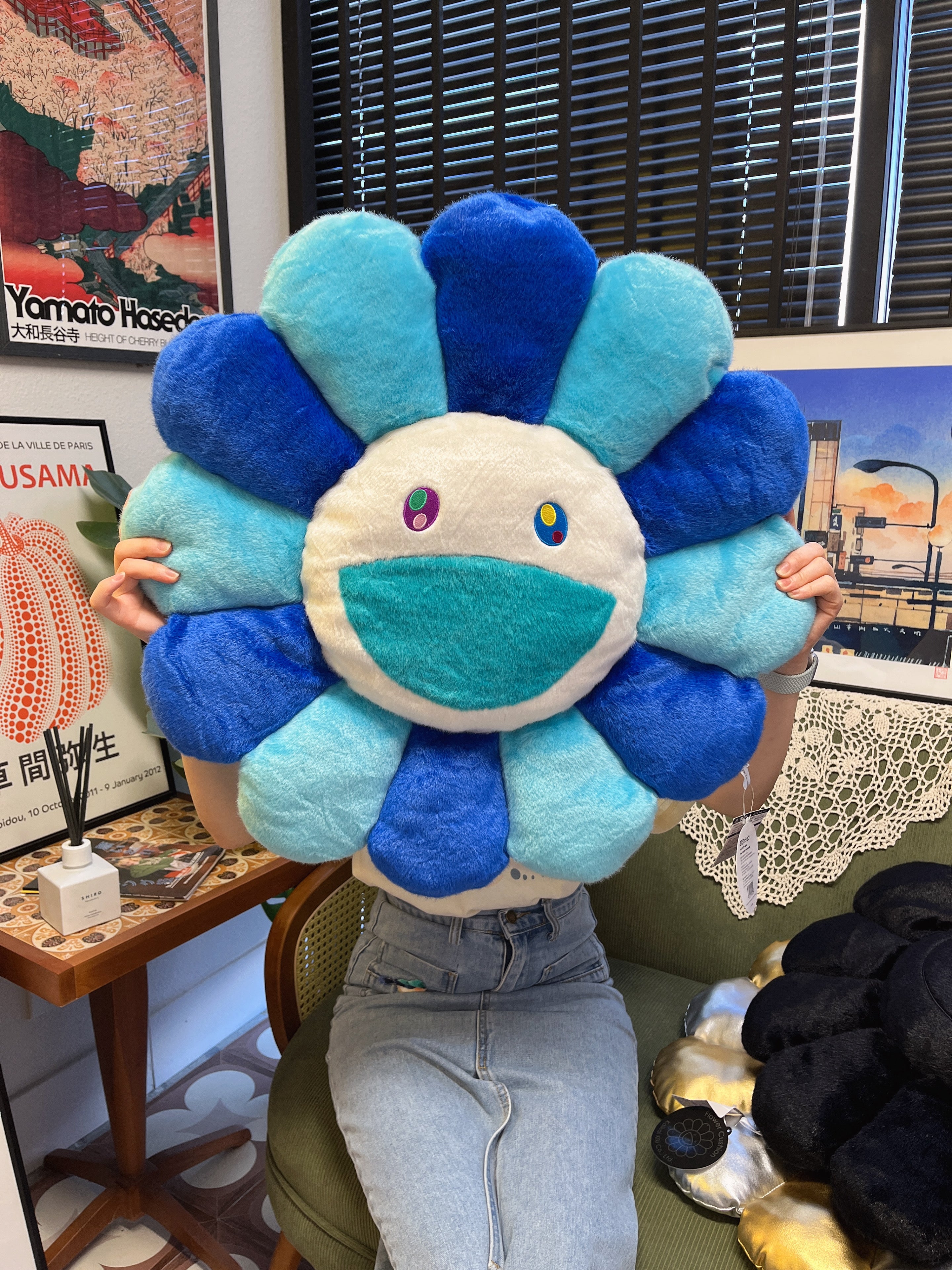 村上隆Takashi Murakami 太阳花抱枕  Flower Cushion  Turquoise Blue 60cm