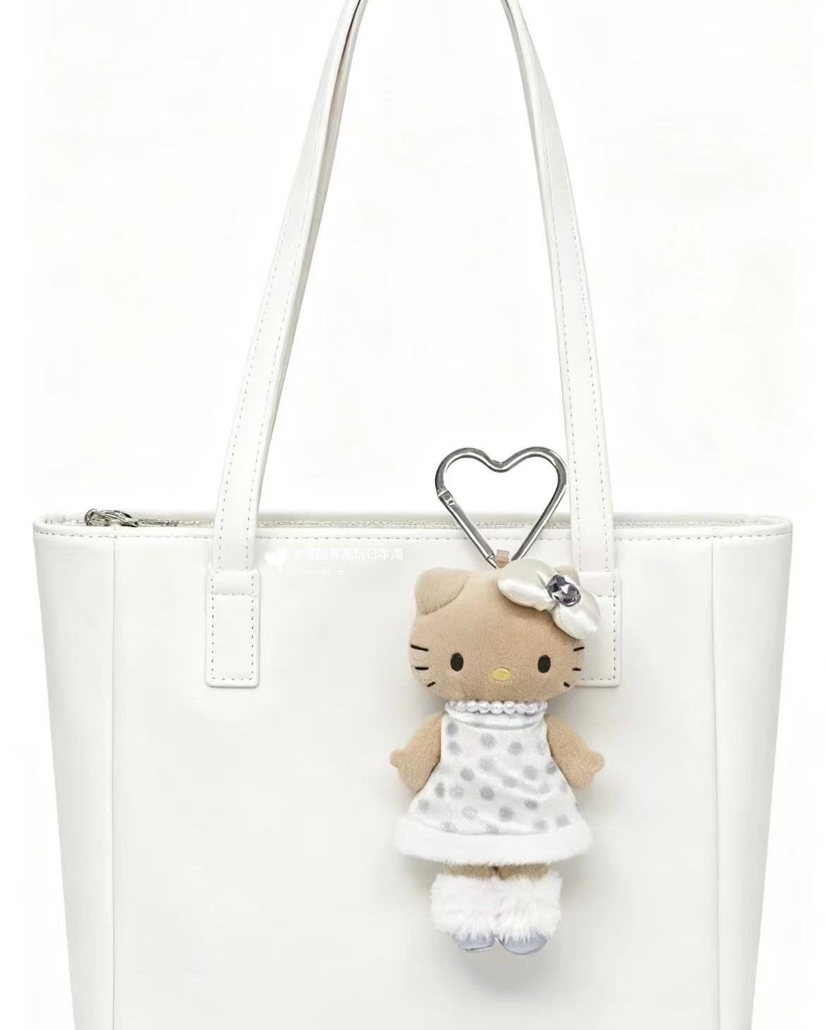 【pre-order】日本SANRIO 三丽鸥 NIC 长腿名媛kitty挂件 爱心扣(日本25年12月下旬发售）