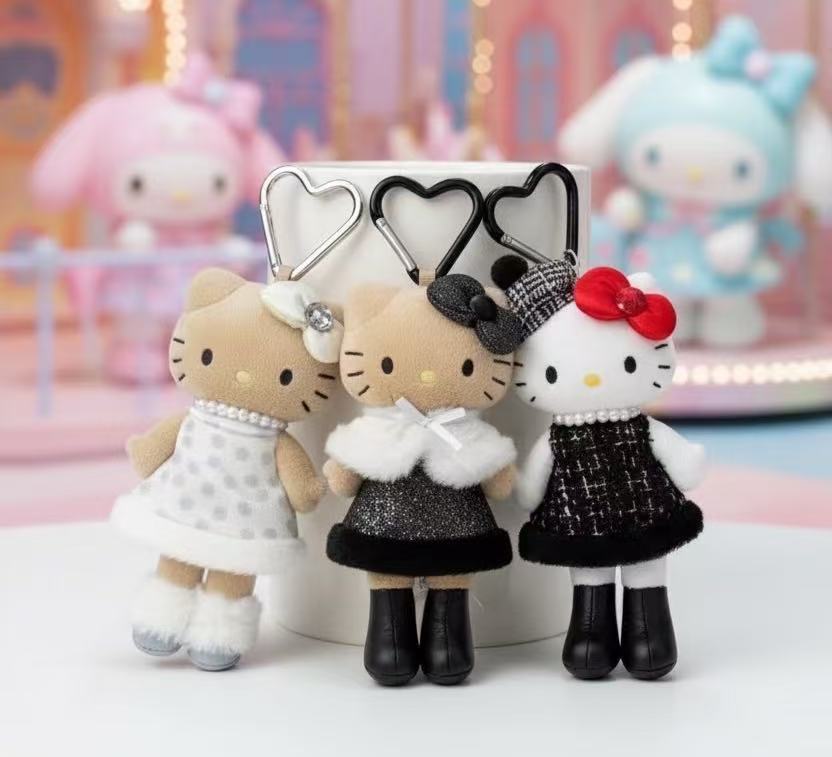 【pre-order】日本SANRIO 三丽鸥 NIC 长腿名媛kitty挂件 爱心扣(日本25年12月下旬发售）