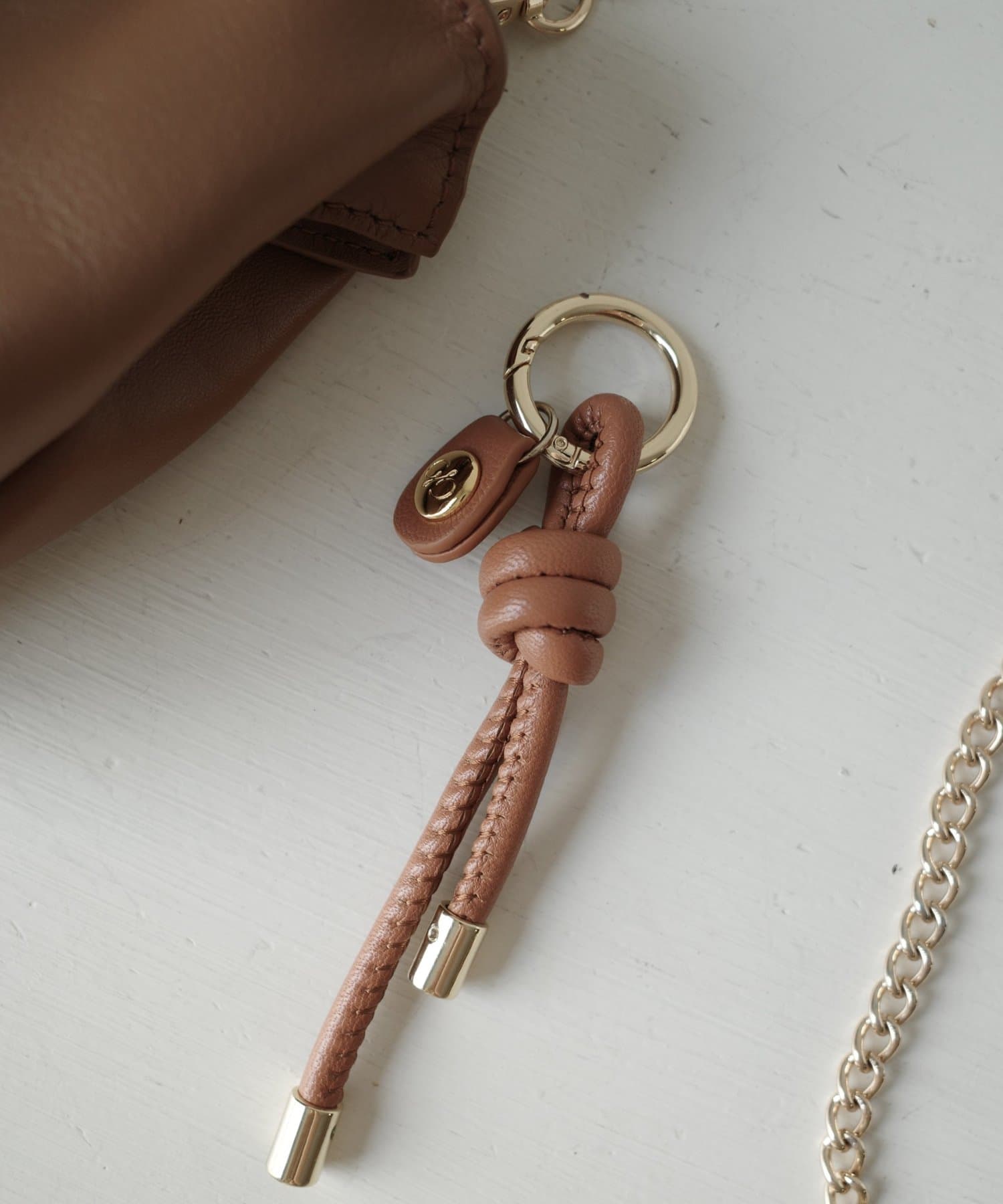 日本LE'MEGE*gemeil 联名款 麂皮两用单手柄包 卡其色（配挂件）