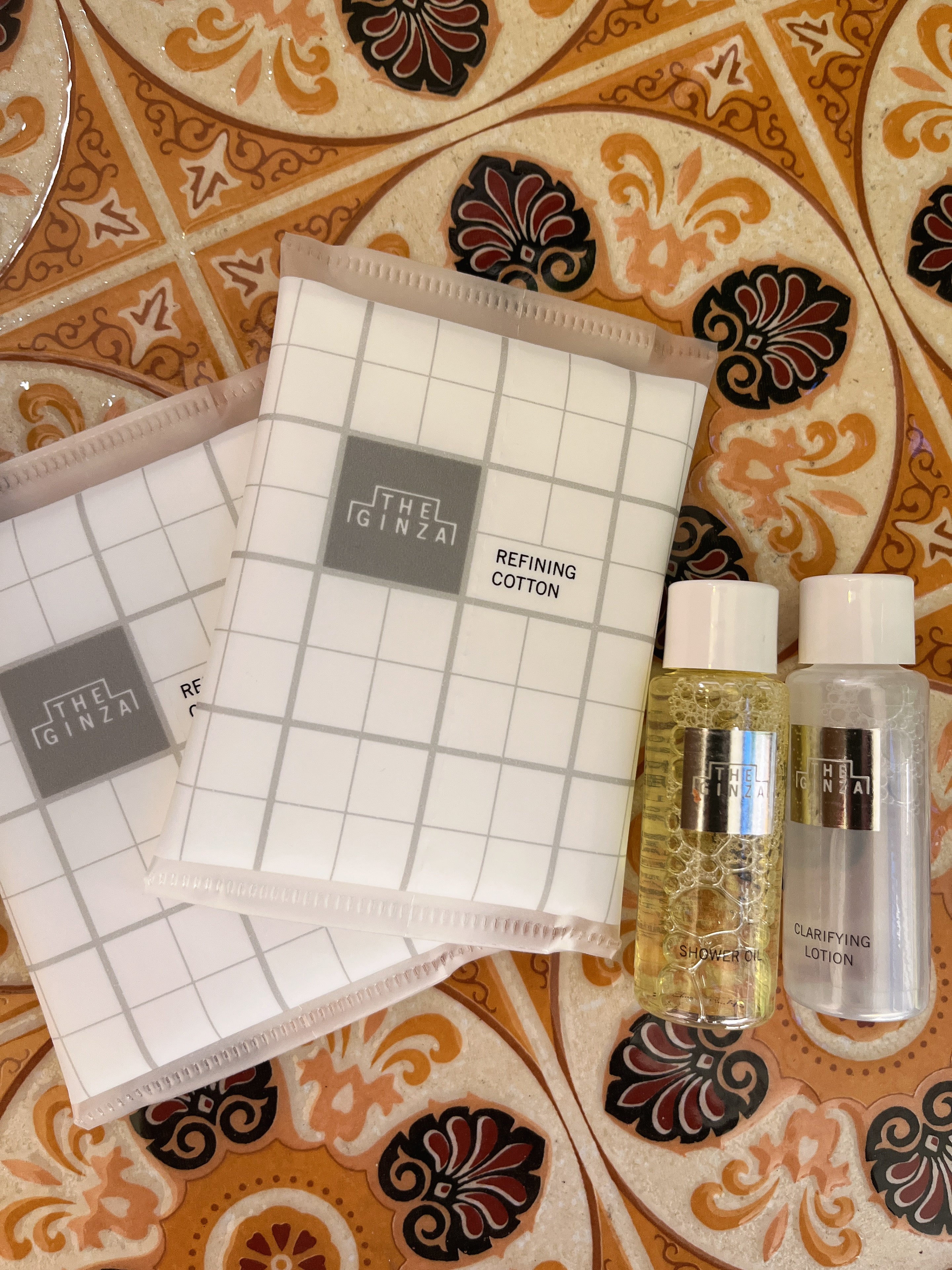 日本银座 GINZA 沐浴油10ml➕焕颜柔肤水8ml➕化妆棉4片 回馈小样超值套装