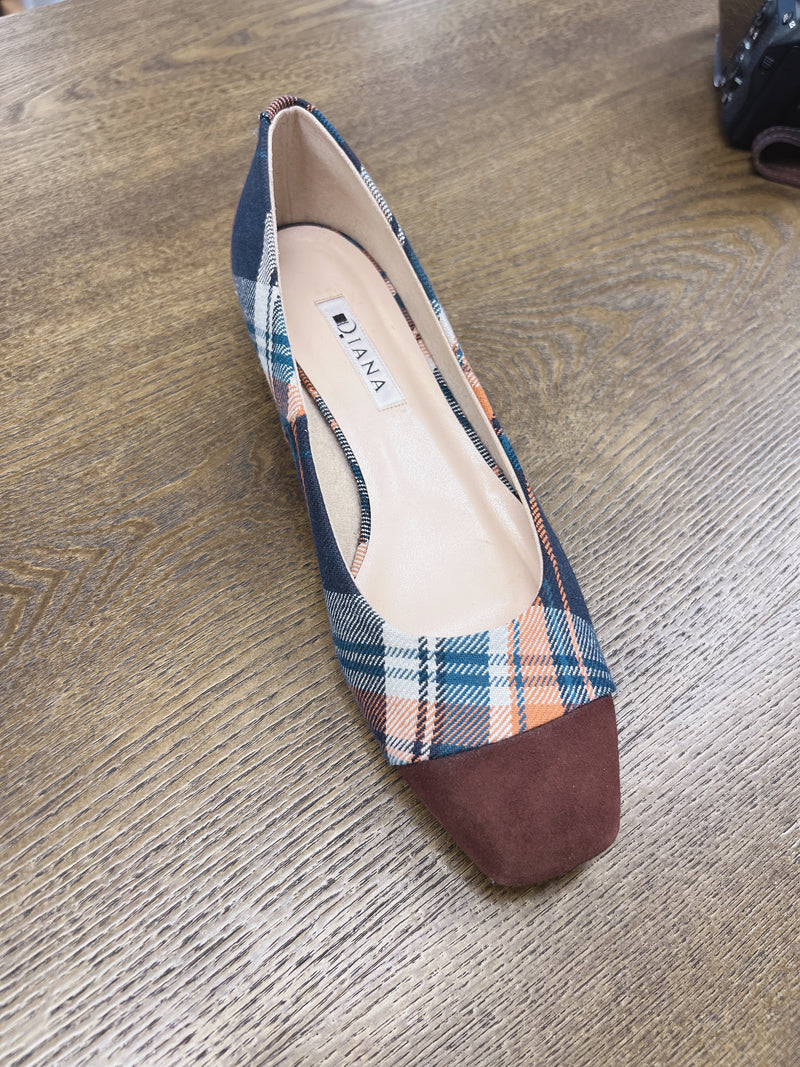 日本diana鞋子 秋季限定颜色24，鞋子稍微偏小 日本制（适合37-375的脚）