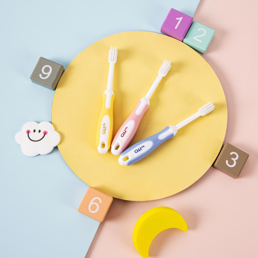 日本ITO 超细软毛儿童牙刷 HC51 （3-6岁儿童适用）发货颜色随机