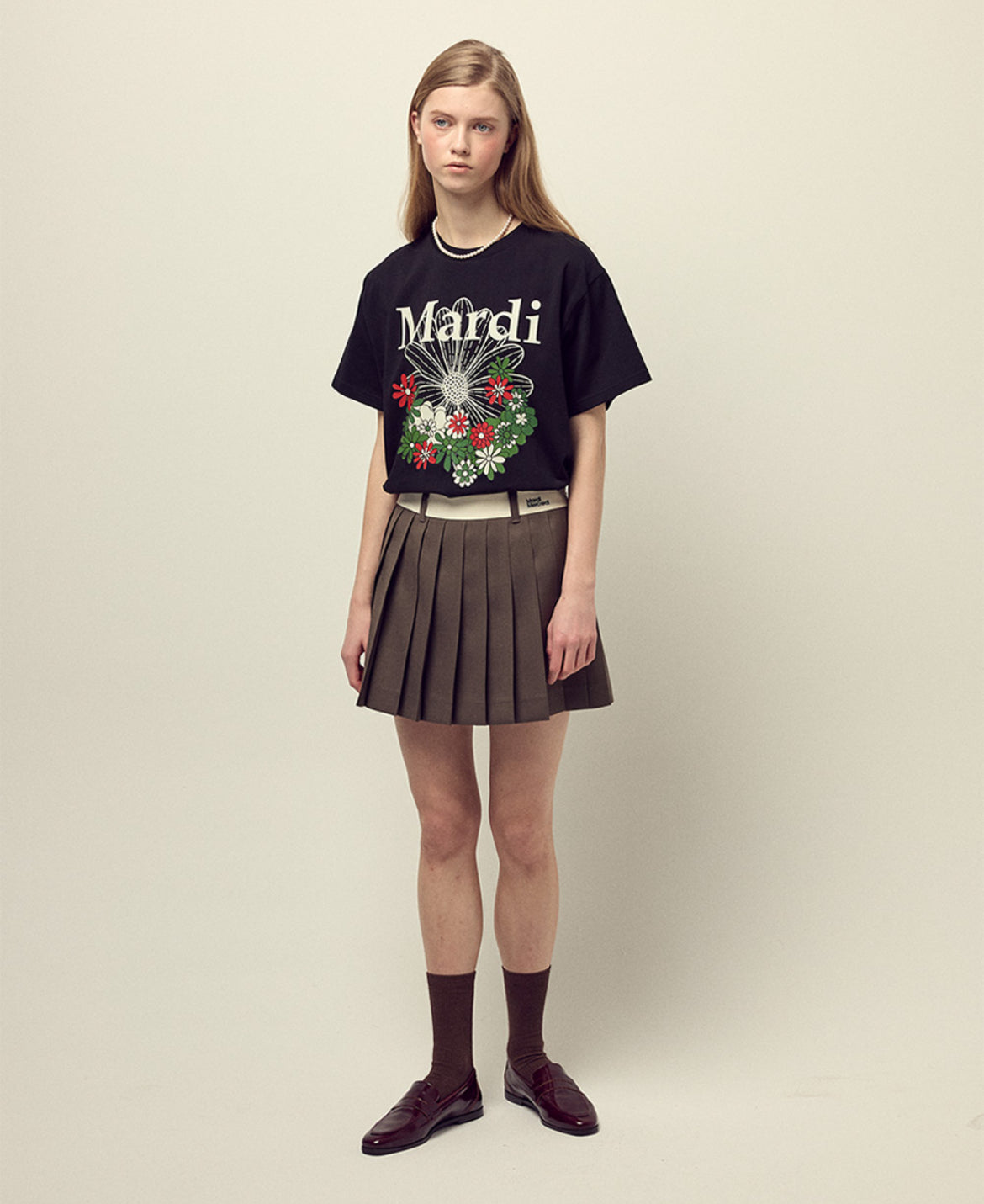 韩国 Mardi Mercredi 小雏菊 印花短袖T恤 黑色搭奶油红绿印花 均码