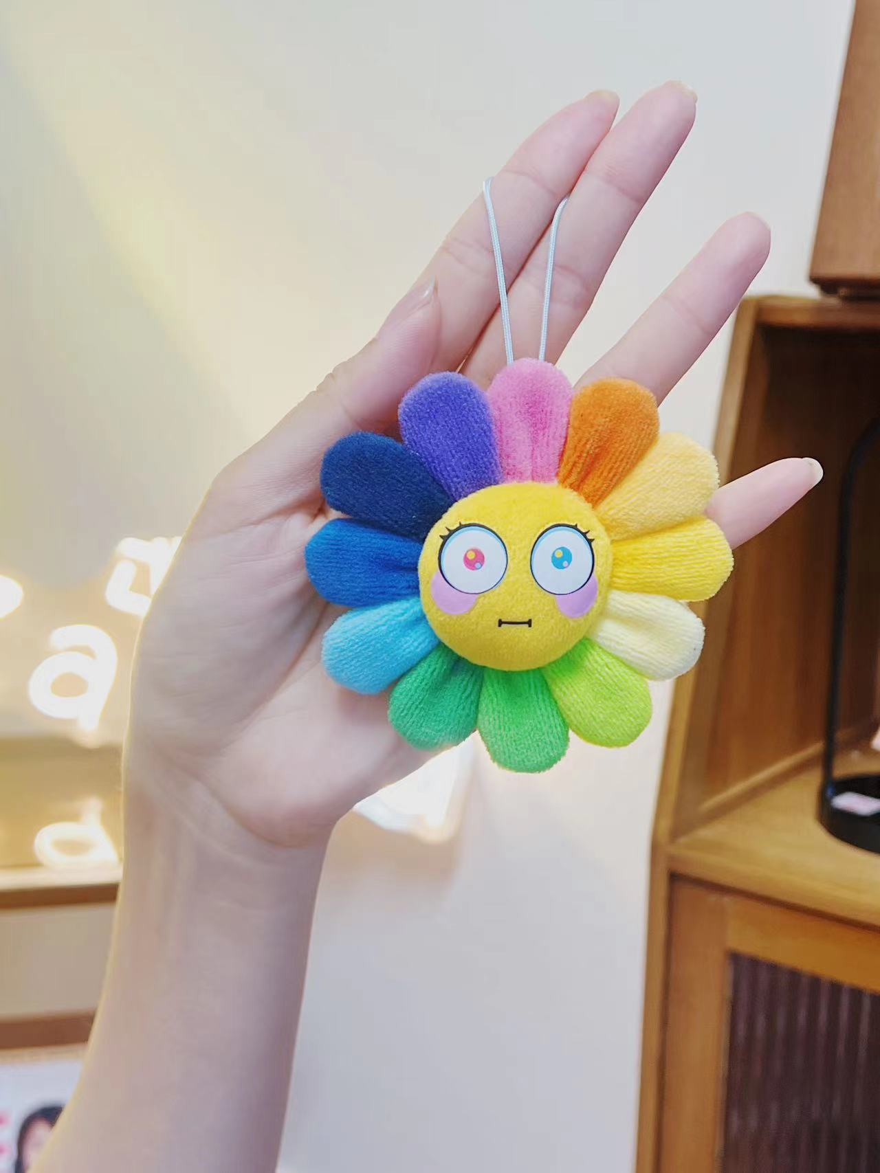 村上隆Takashi Murakami EMO表情挂件 两面不同表情