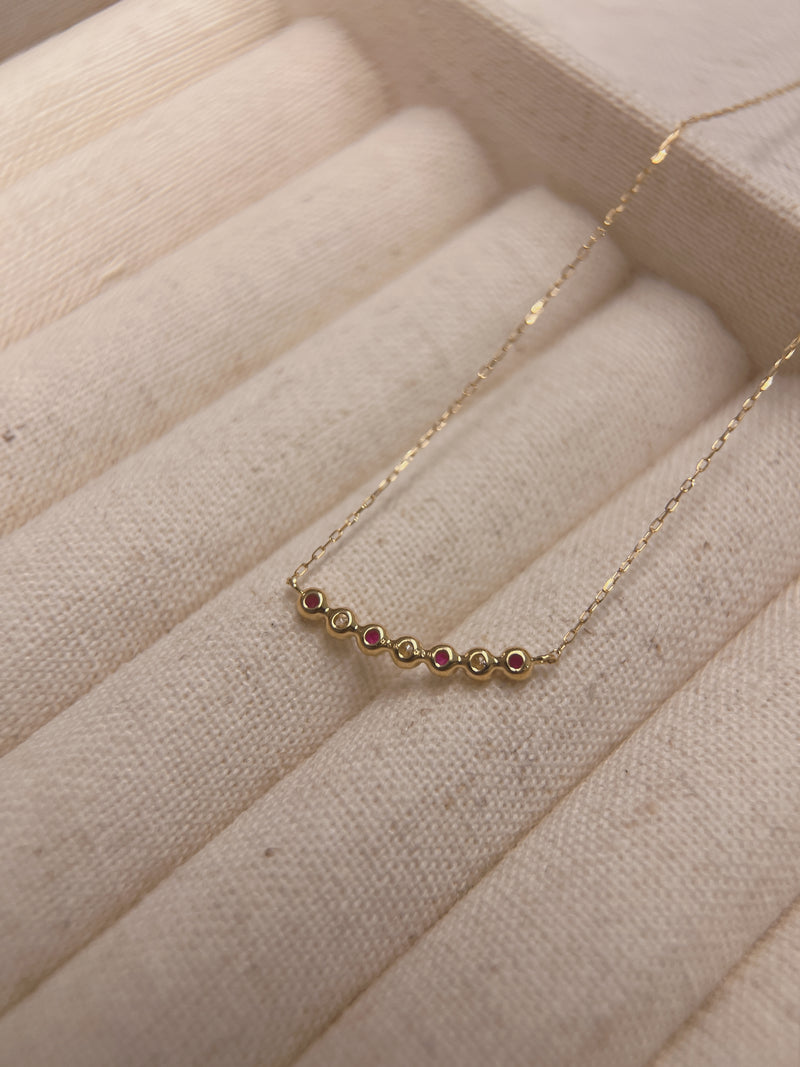 #RZ181，月牙型钻石项链 18k，链子总长42cm 长度不可调节