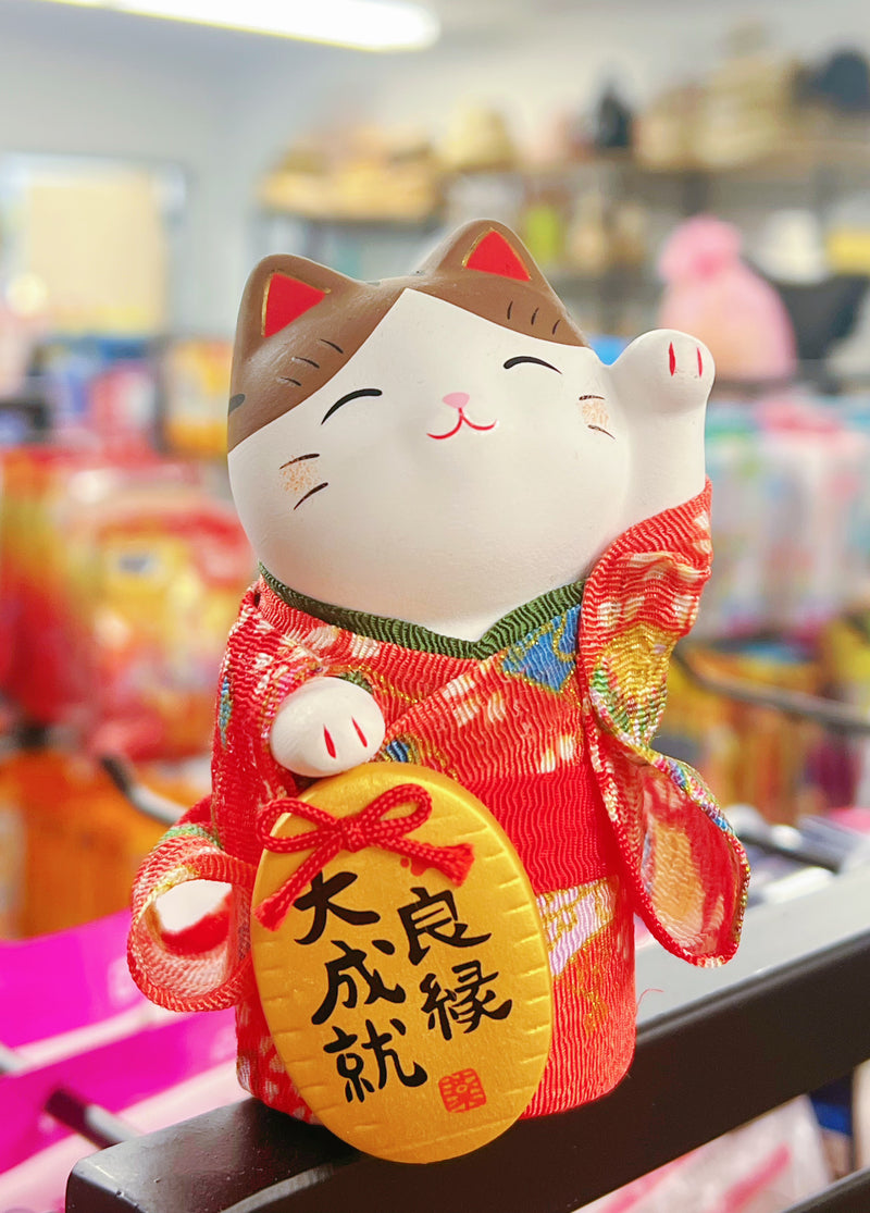 日本 薬師窯 招财猫 锦彩 穿和服的招财猫 （高约11cm)